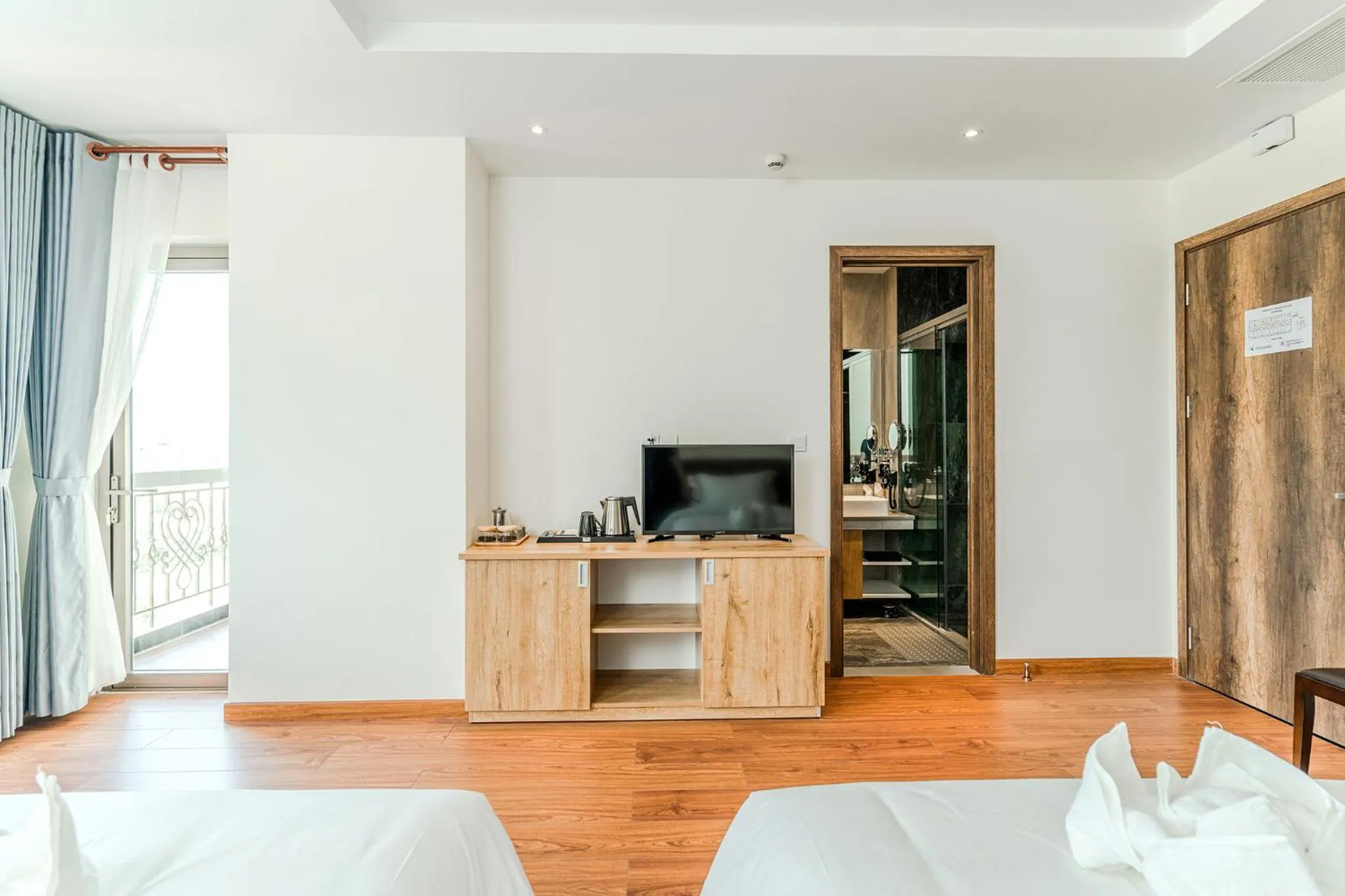 Bedroom, Bed in Sea Breeze Hotel & Villa