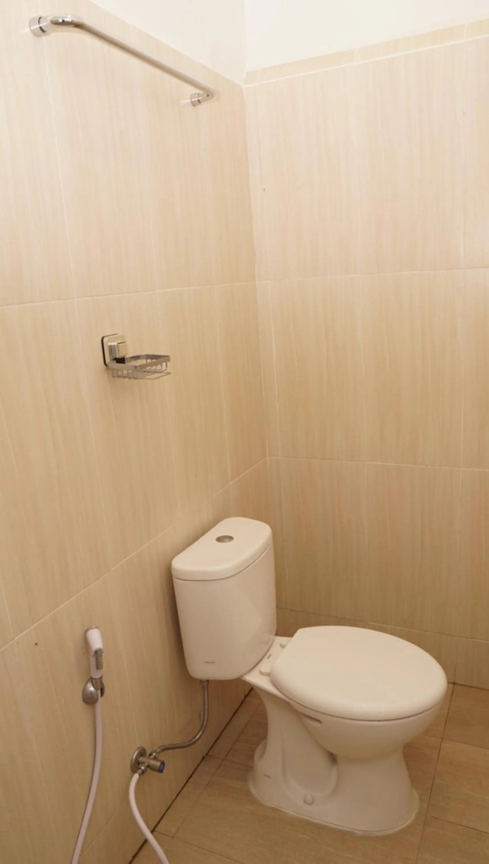 Toilet in Jazz Room Kampung Inggris Syariah