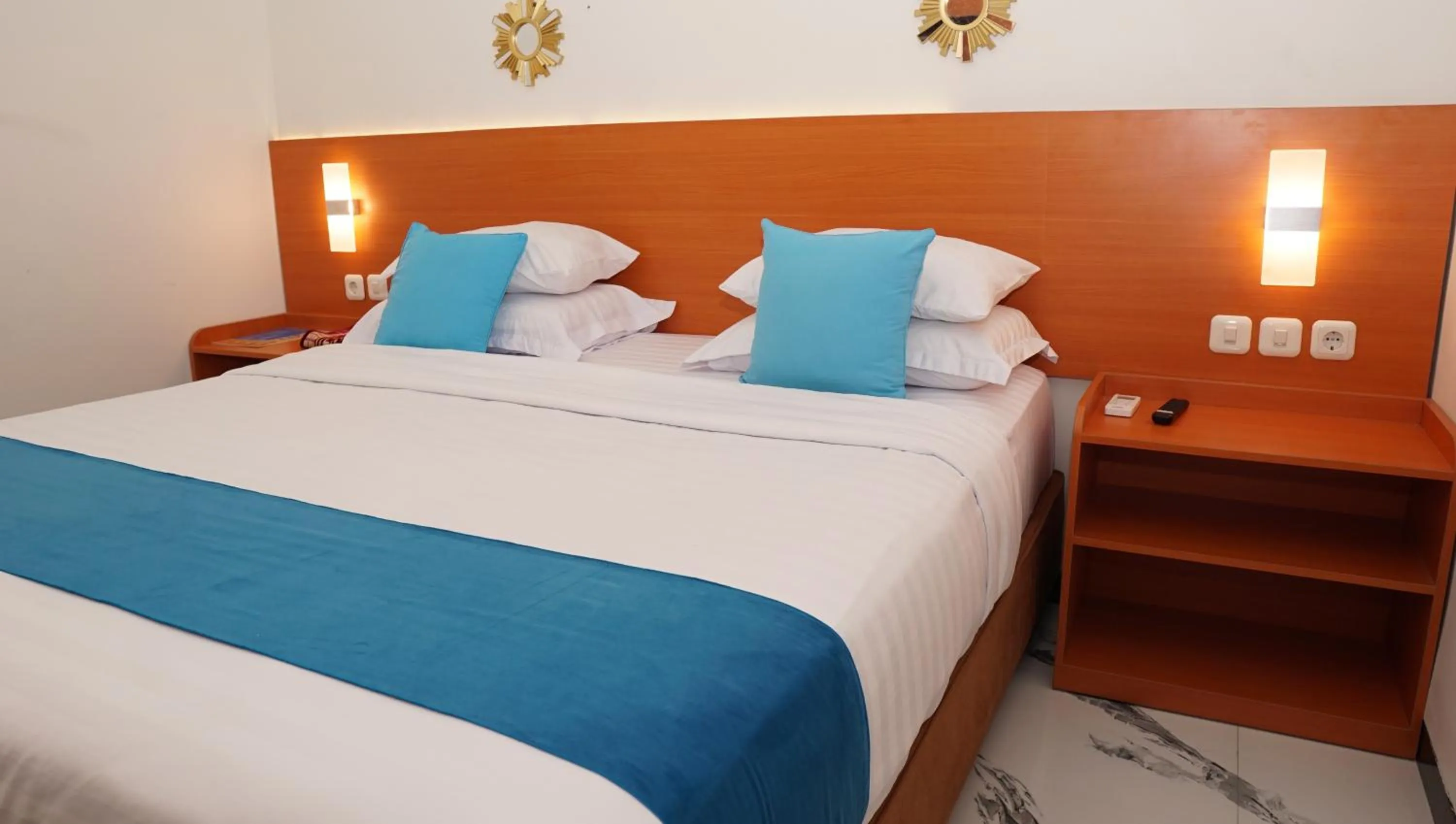 Bed in Jazz Room Kampung Inggris Syariah