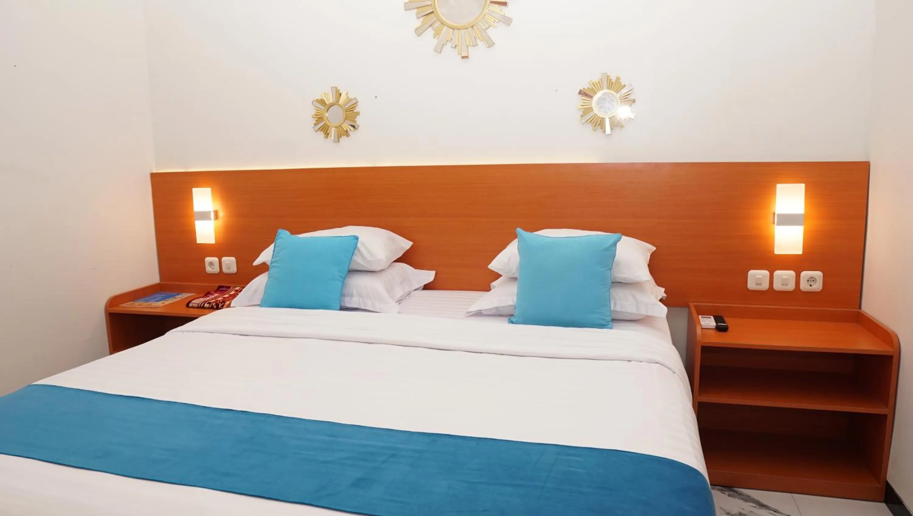 Bed in Jazz Room Kampung Inggris Syariah