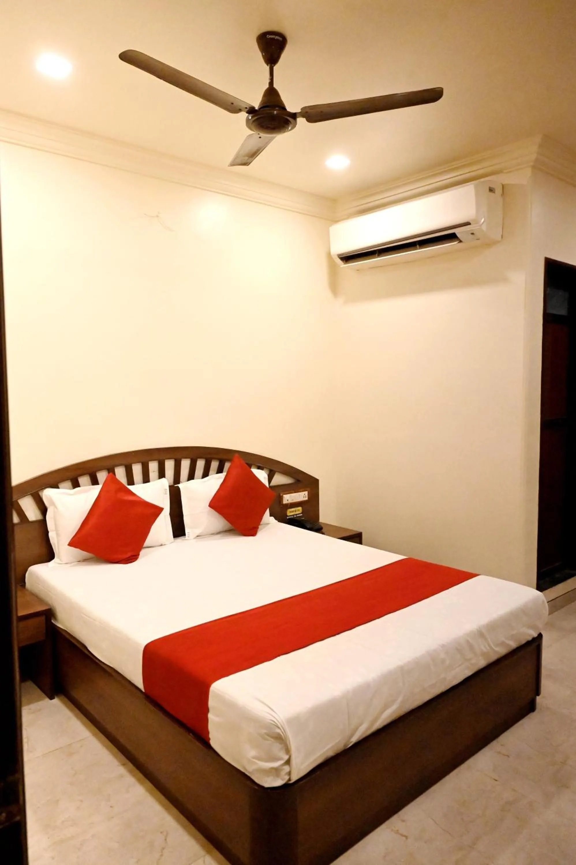 Bed in Hotel Sagar