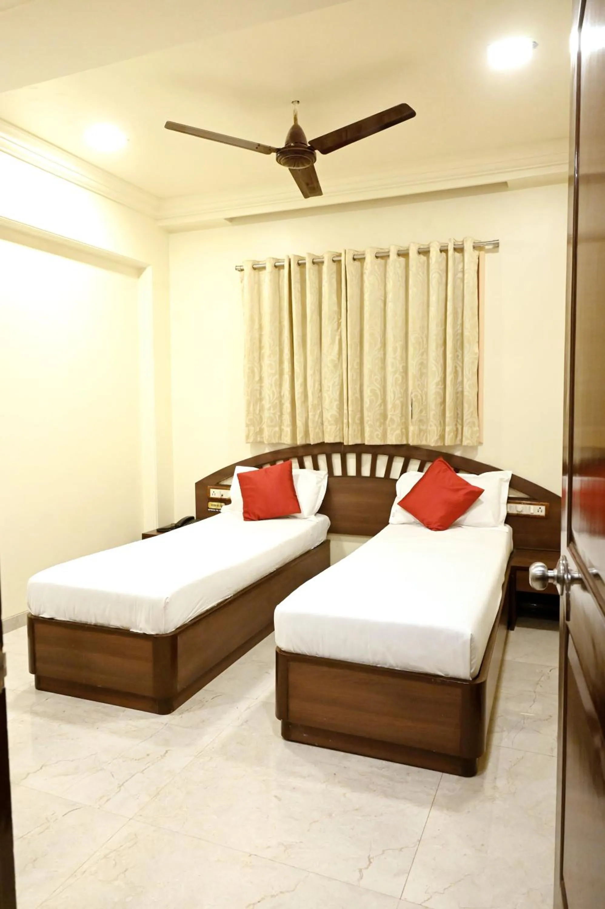 Bed in Hotel Sagar