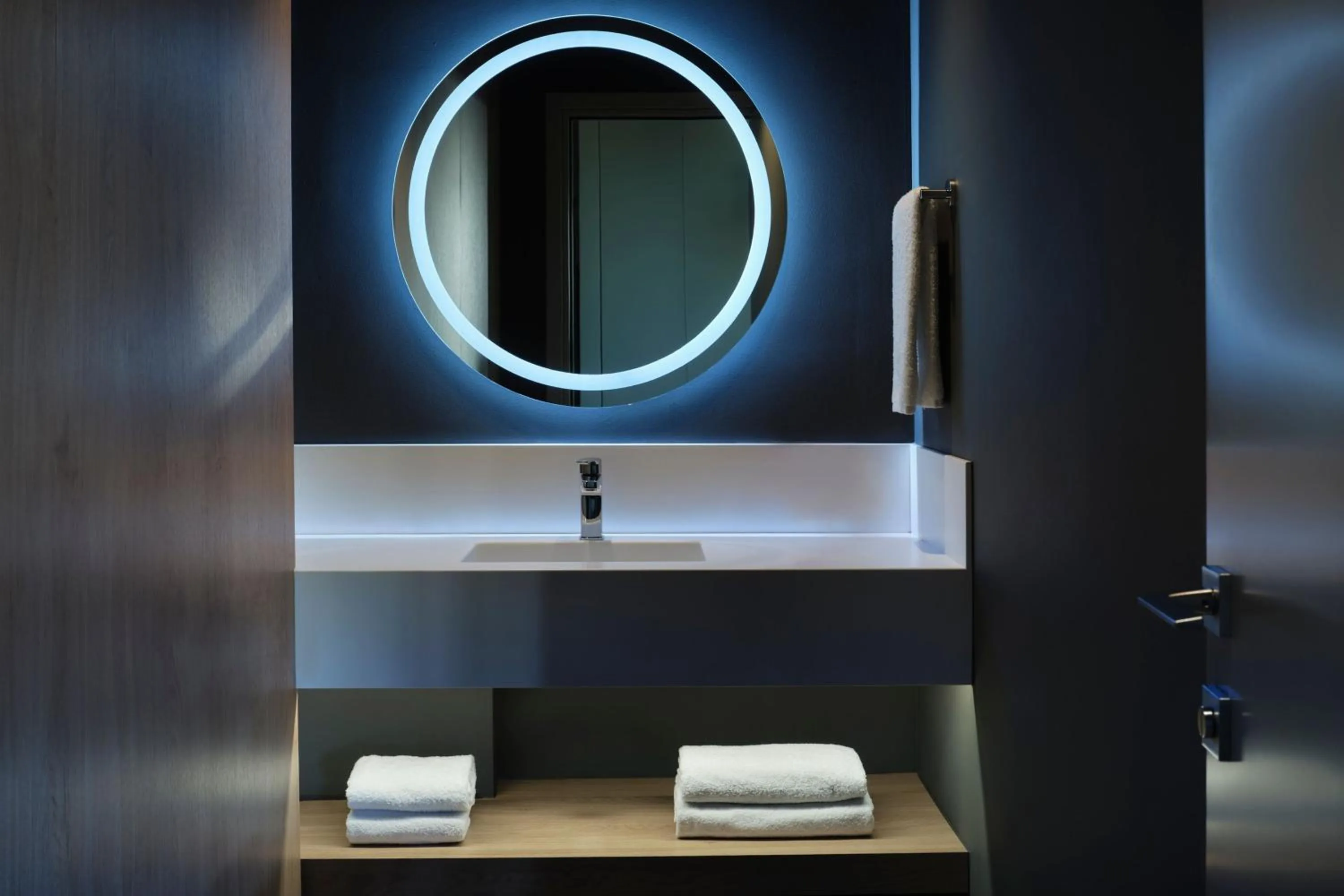 Bathroom in Moxy Athens City