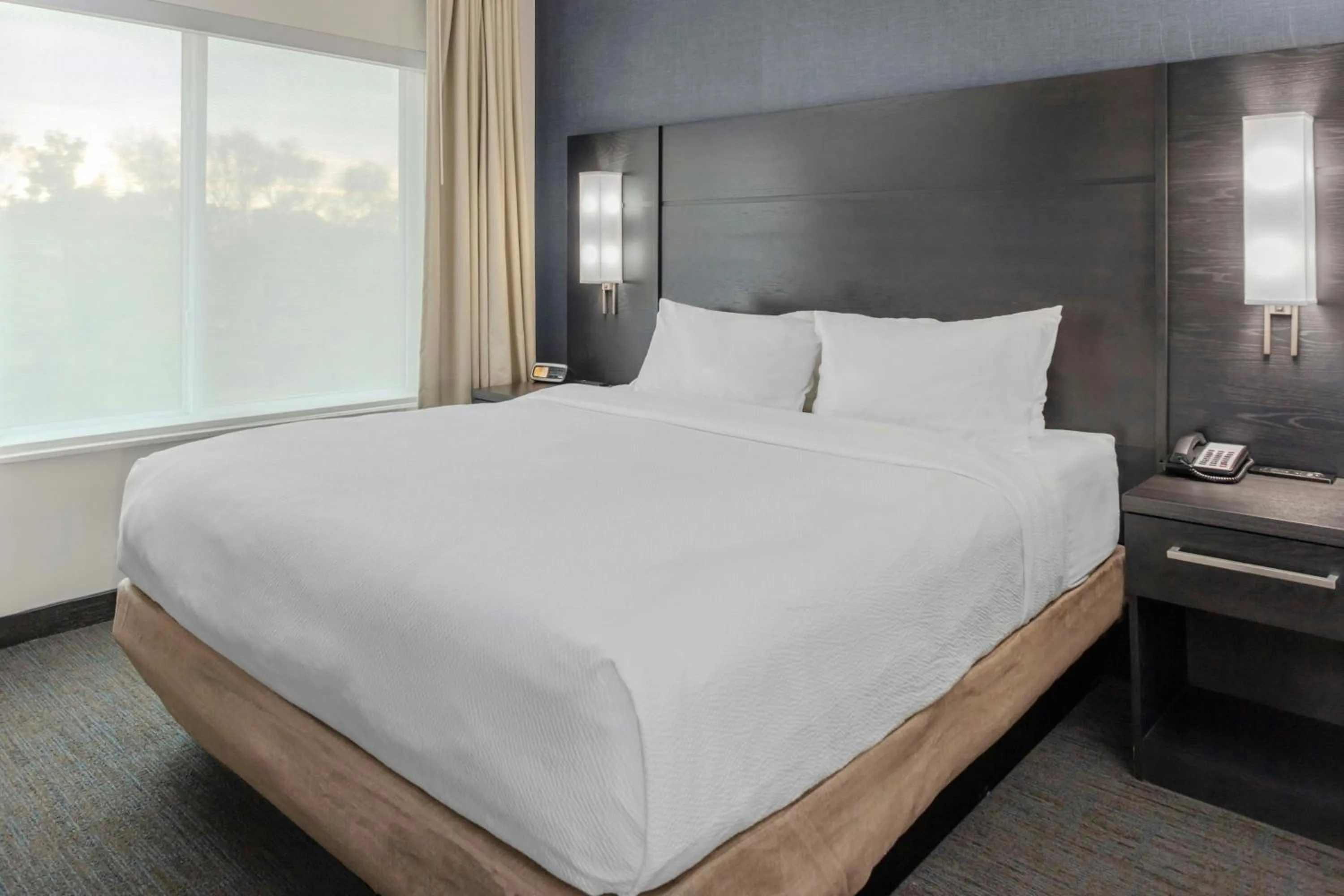 Bedroom, Bed in Residence Inn by Marriott Detroit Sterling Heights