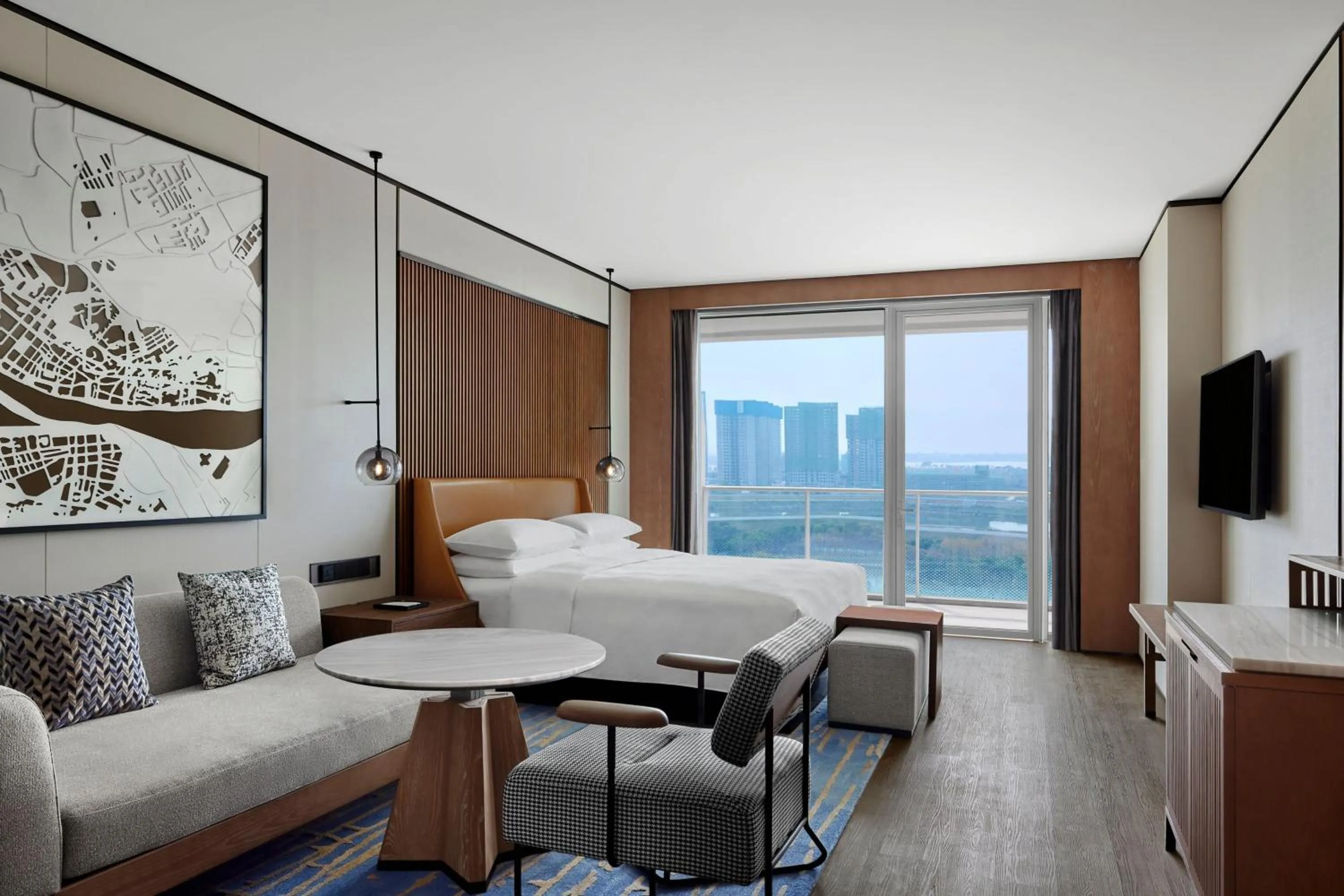 Photo of the whole room, Bed in Sheraton Zhaoqing Dinghu