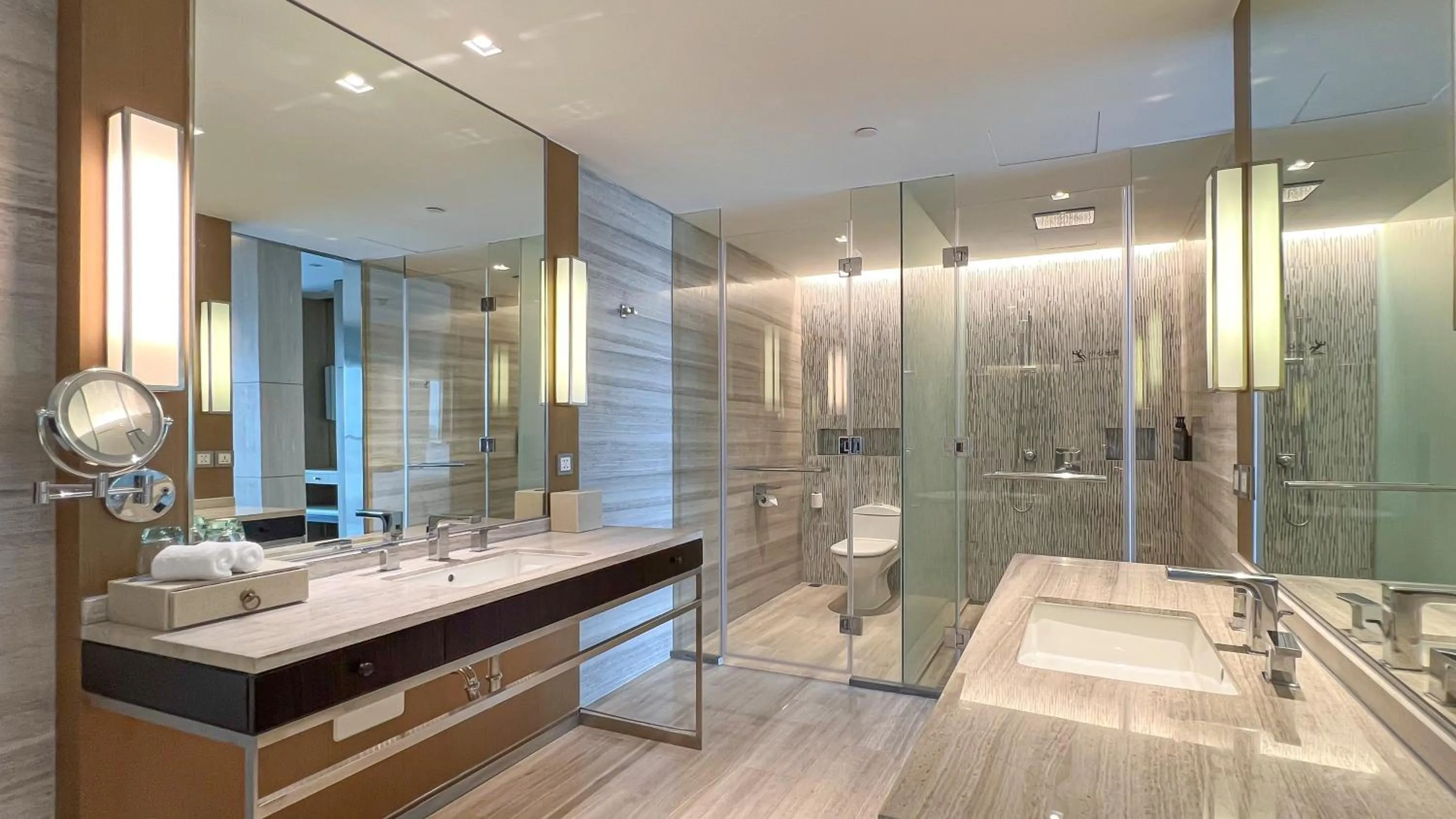 Shower in The Westin Haikou