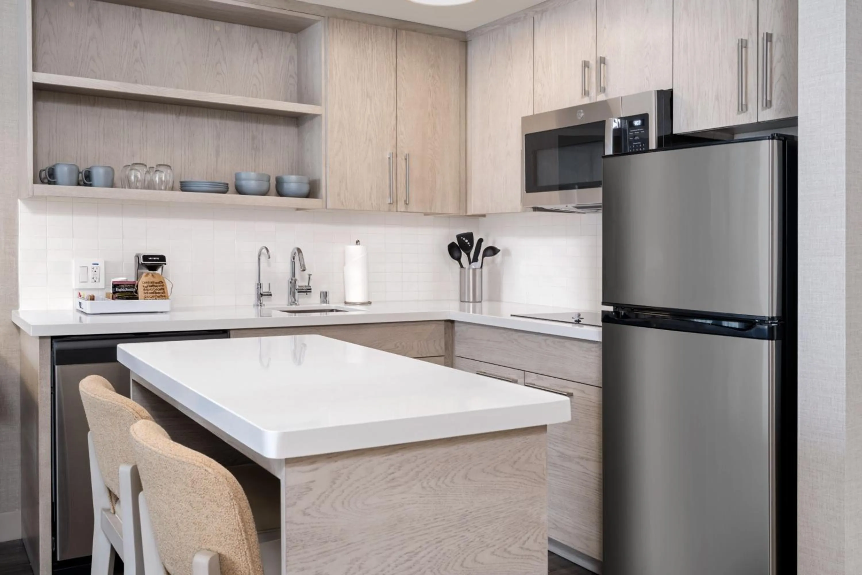 Bedroom in Element San Jose Airport