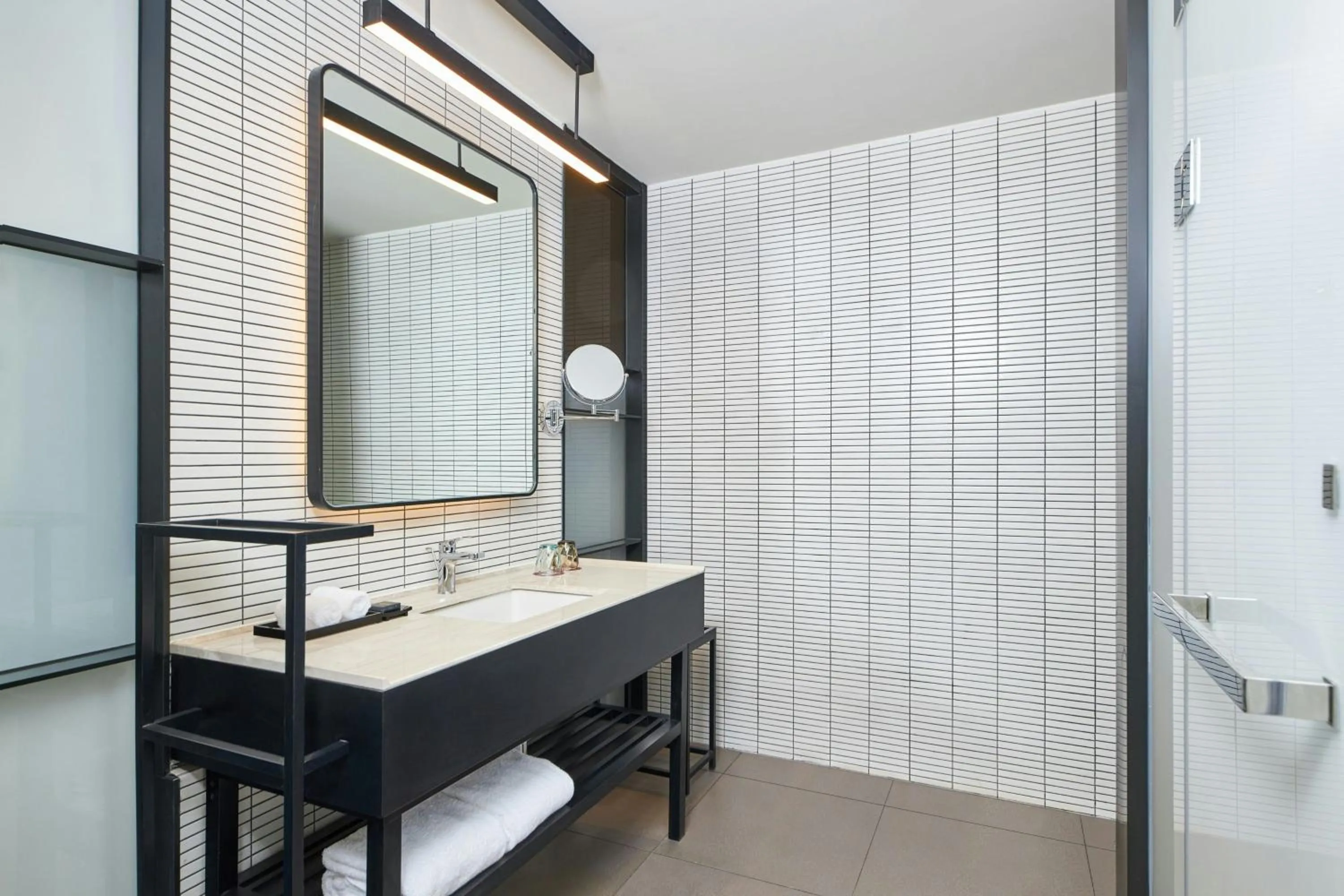 Bathroom in Aloft Shijiazhuang