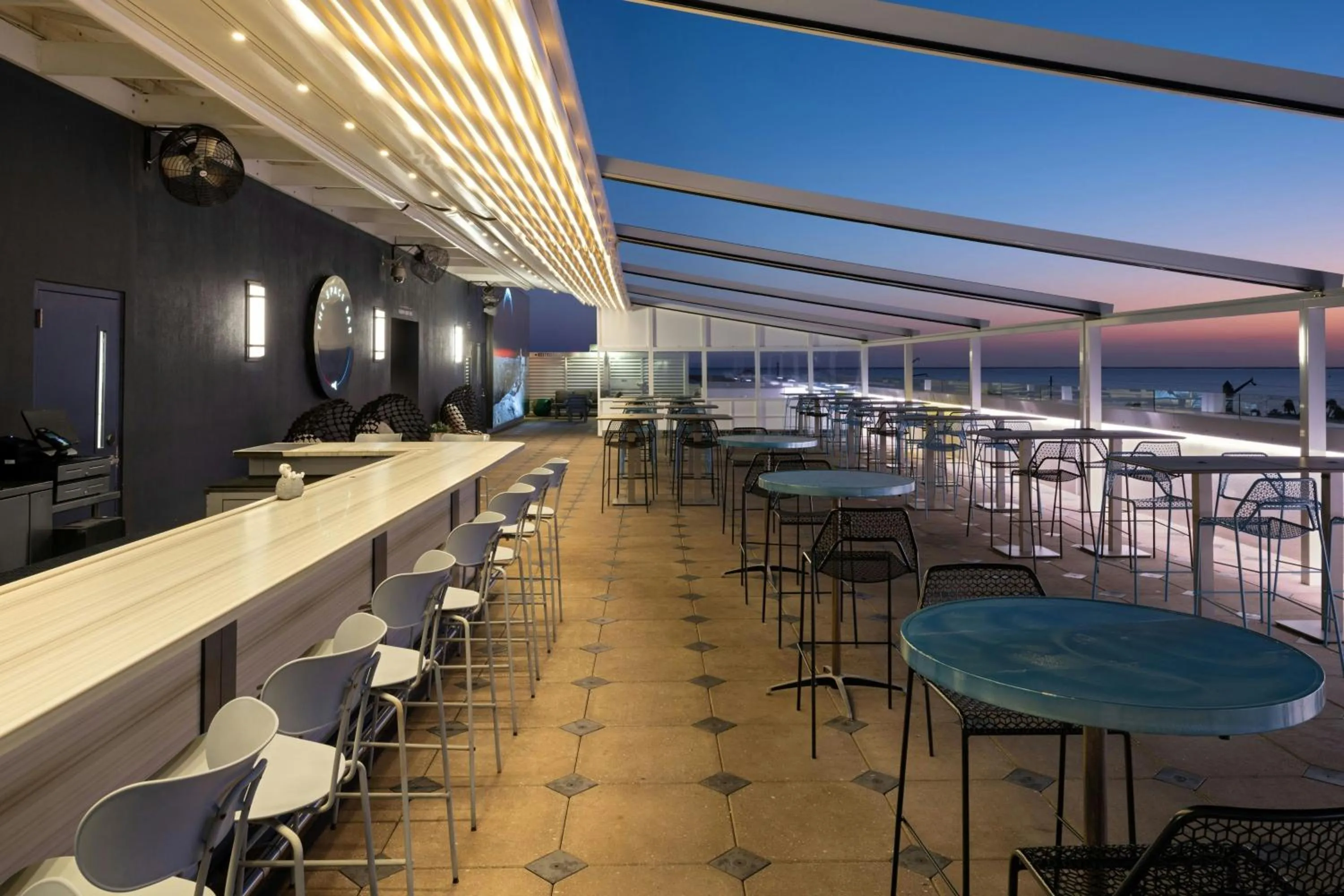 Lounge or bar in Courtyard By Marriott Titusville Kennedy Space Center