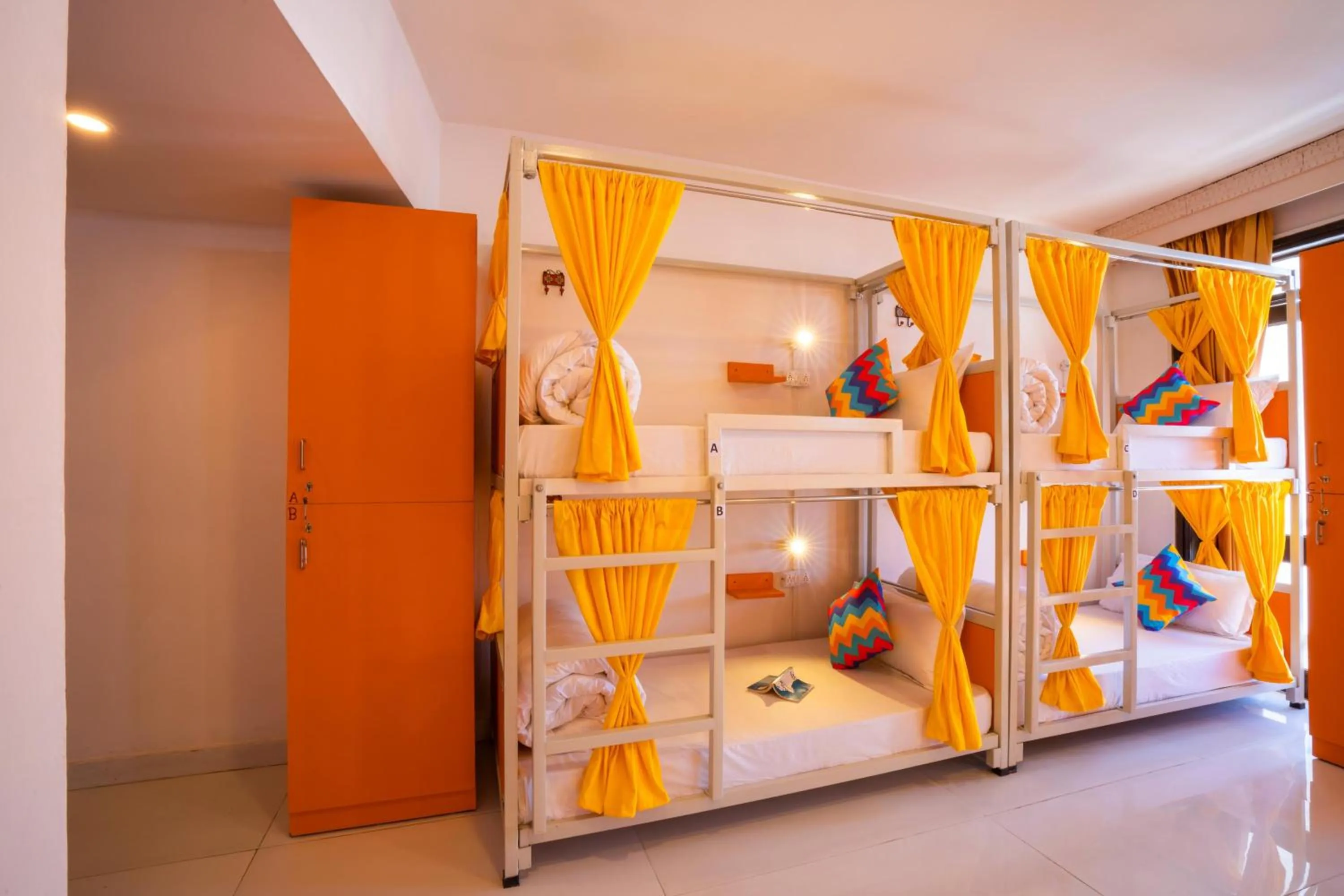 bunk bed, Bed in goSTOPS Mussoorie, Picture Palace