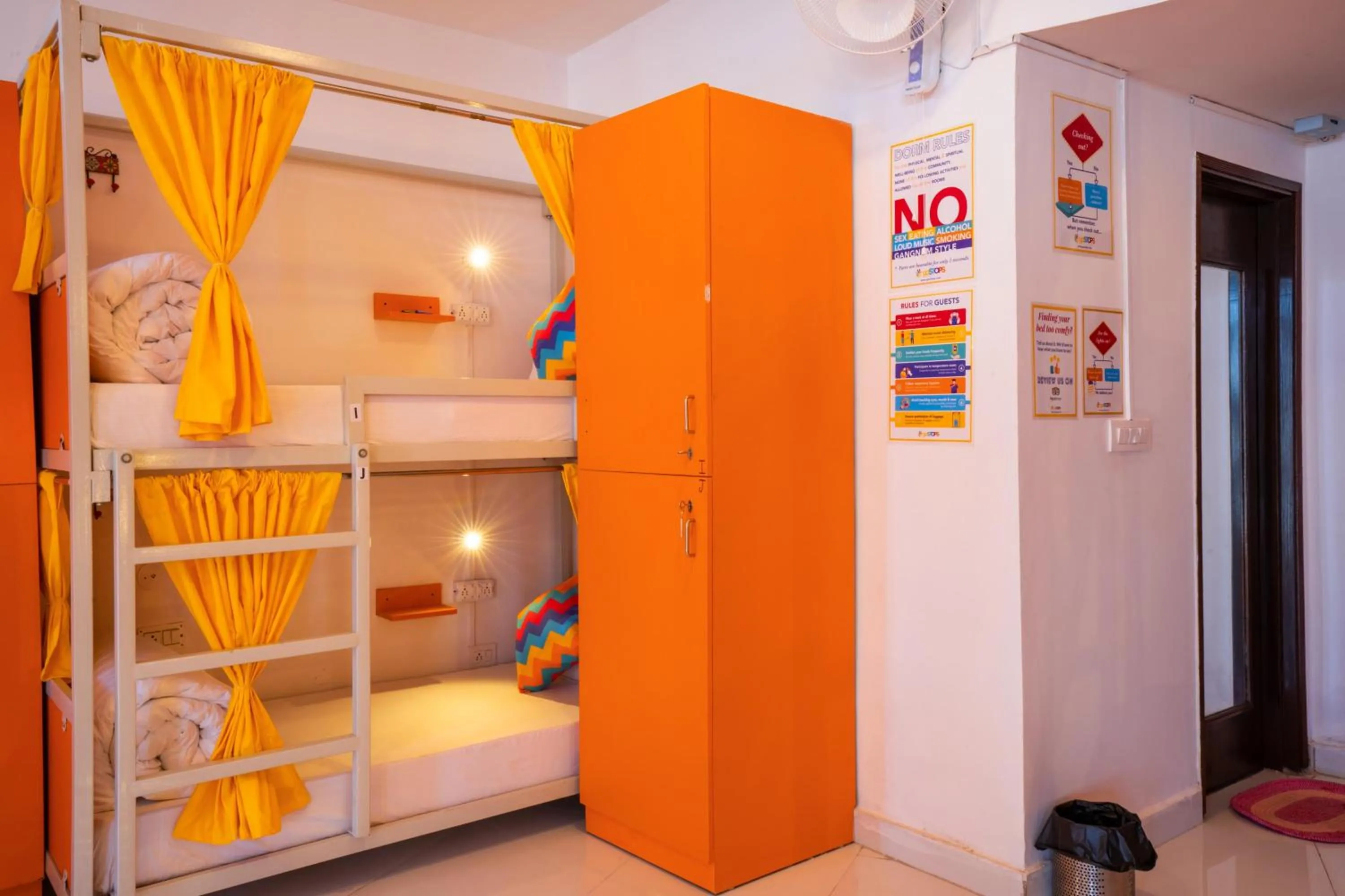 bunk bed, Bed in goSTOPS Mussoorie, Picture Palace