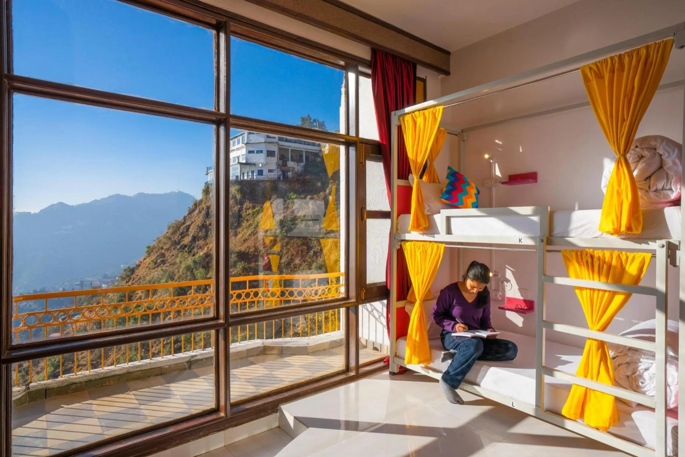bunk bed in goSTOPS Mussoorie, Picture Palace