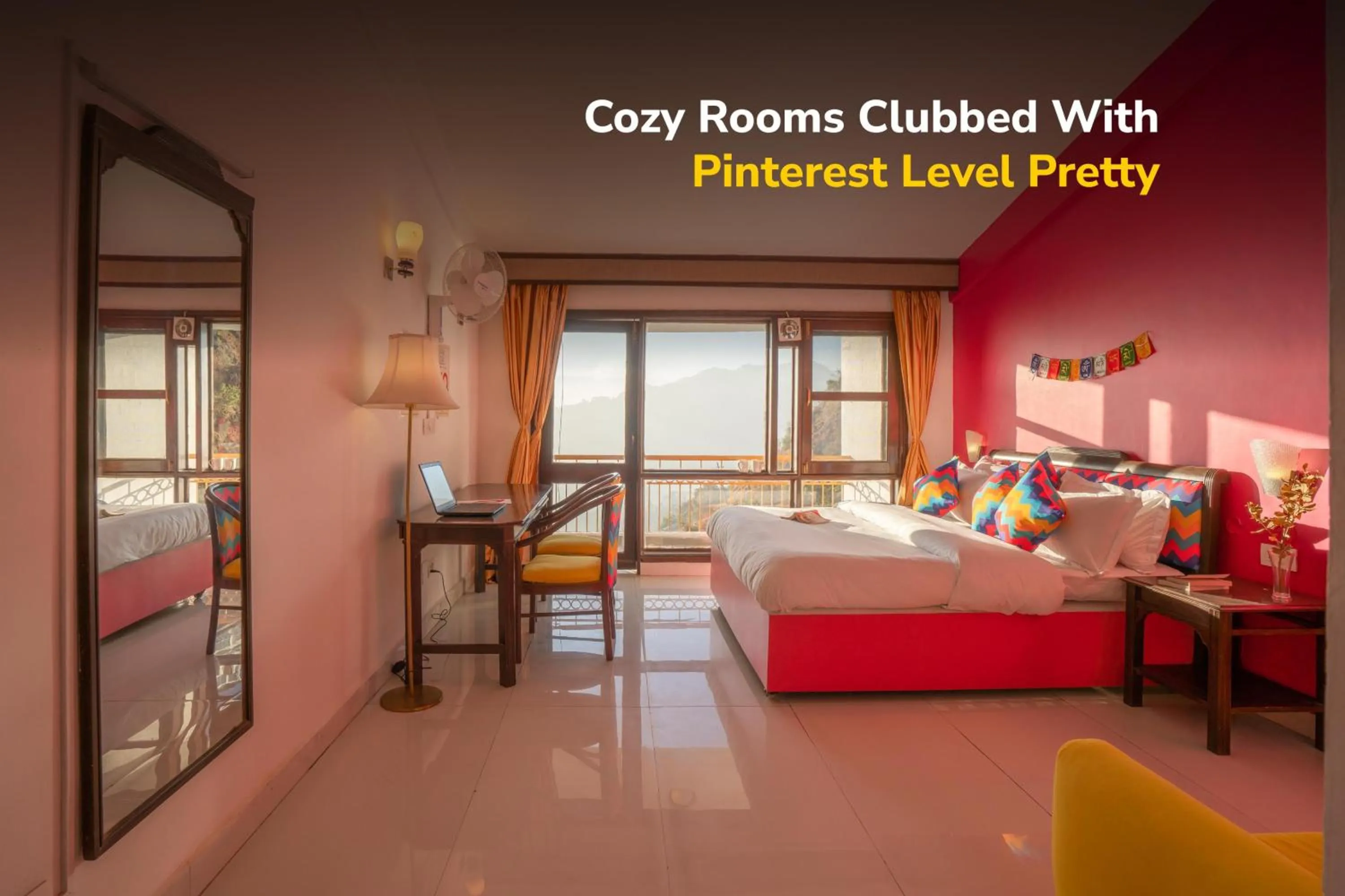 Bedroom, Bed in goSTOPS Mussoorie, Picture Palace