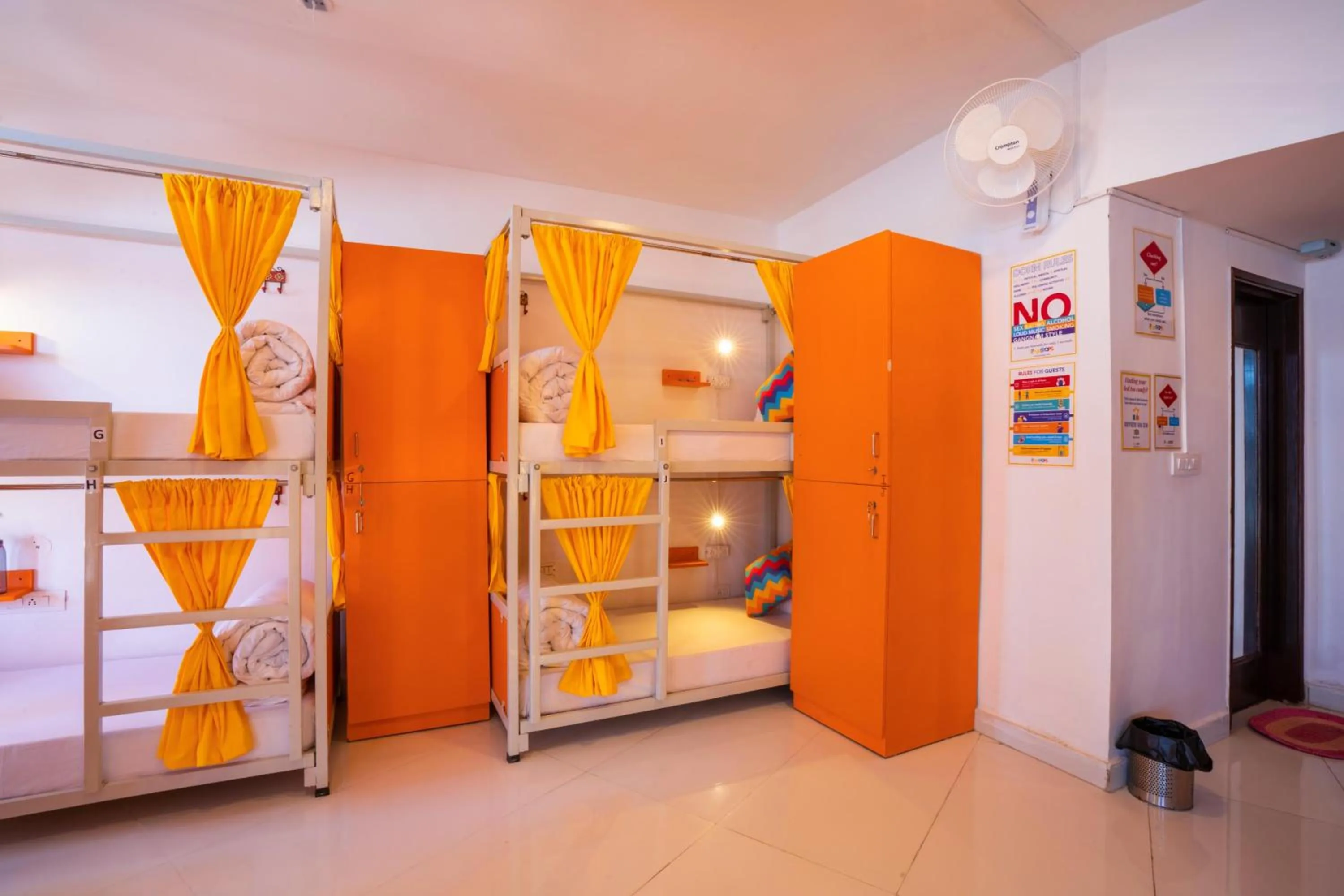 bunk bed, Bed in goSTOPS Mussoorie, Picture Palace