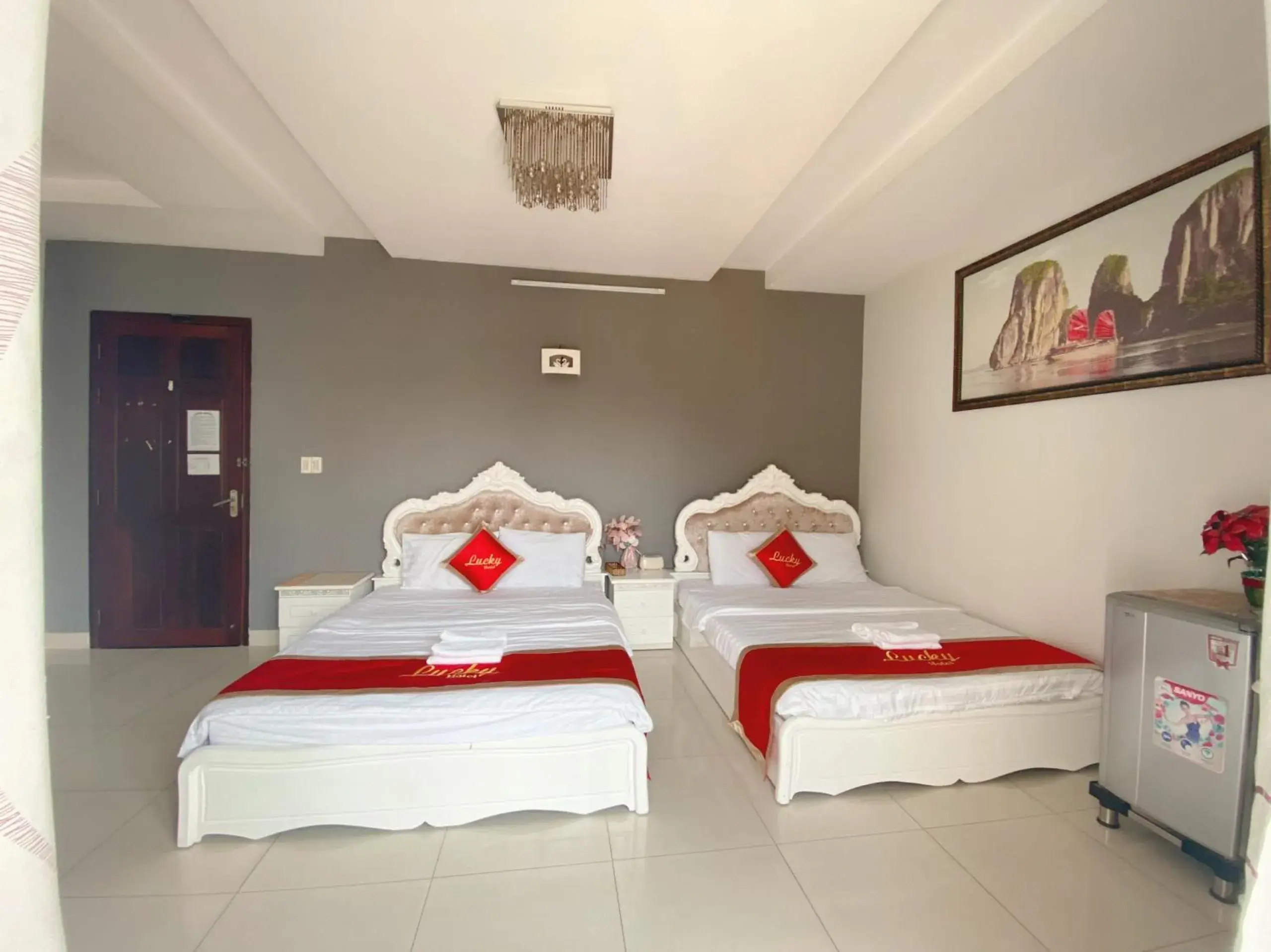 Deluxe Queen Room in Lucky hotel Deluxe Queen Room in Lucky hotel