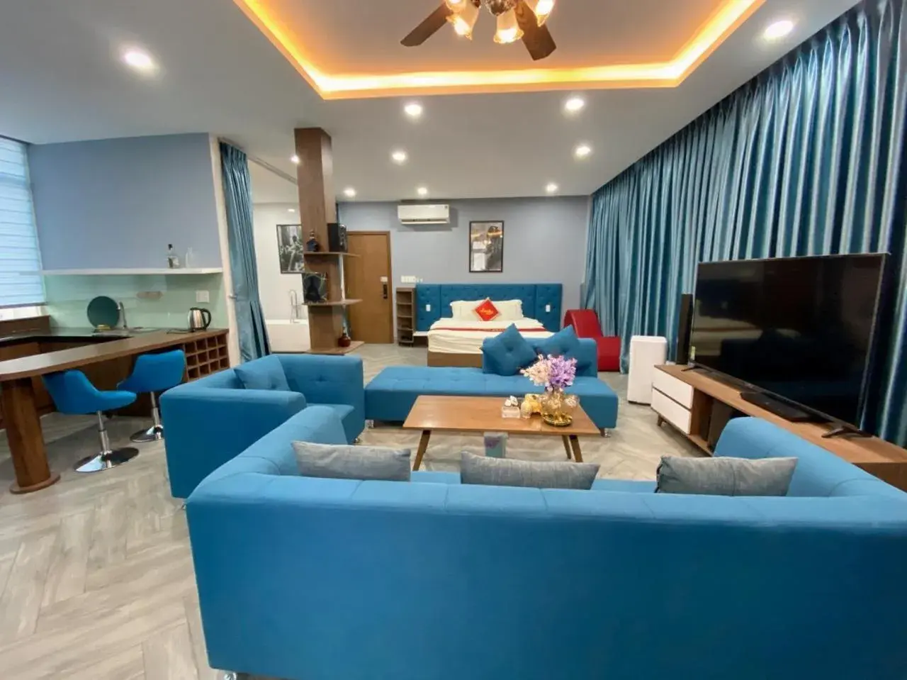 Family Room with Bath - single occupancy in Lucky hotel Family Room with Bath - single occupancy in Lucky hotel