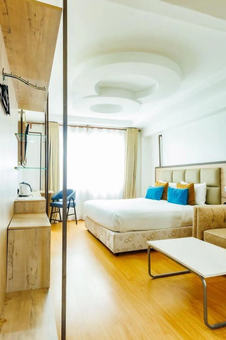 Bed in The Warwick Hotel, Nanyuki Kenya