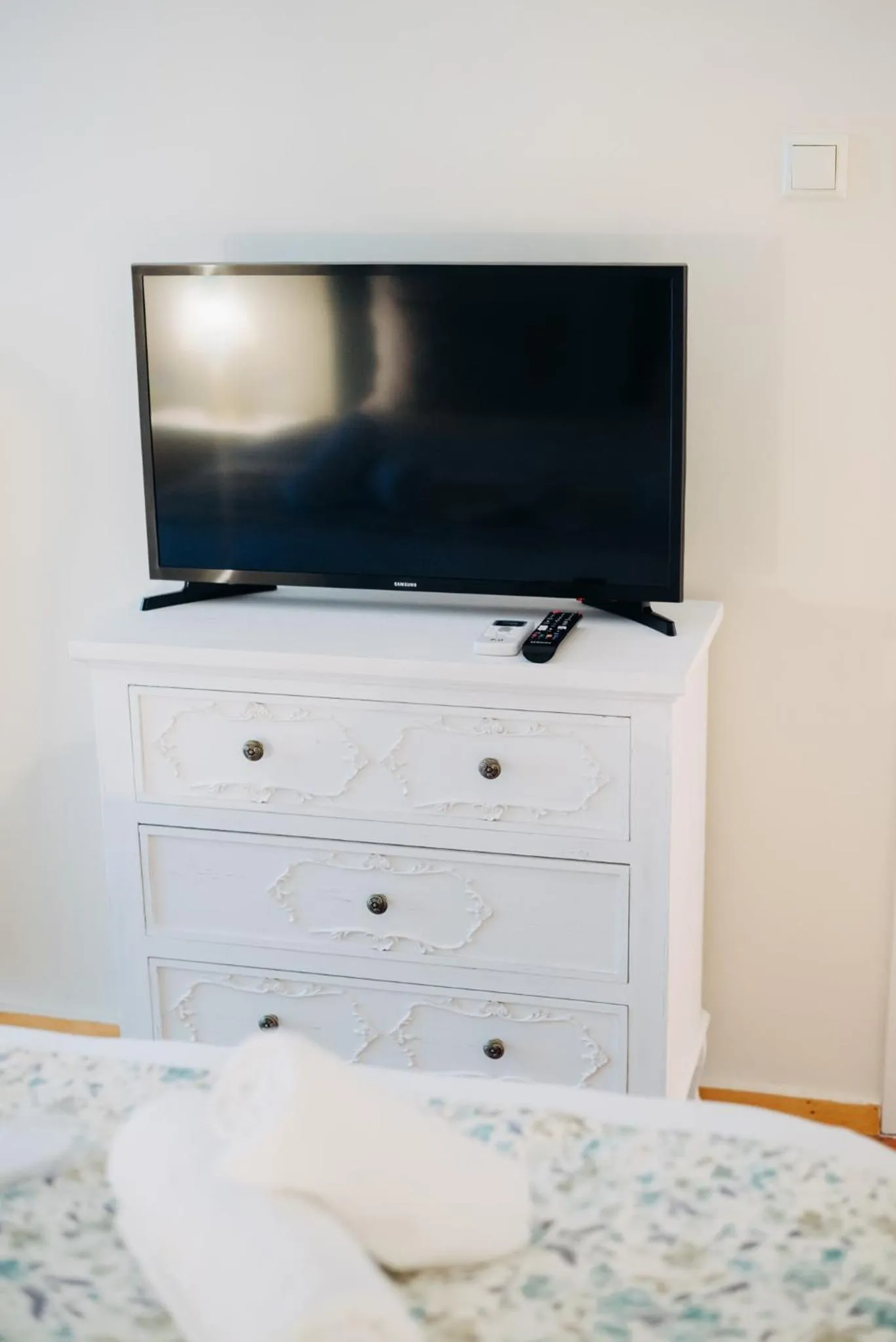 TV and multimedia in Best House Saint John, New Port of Patras