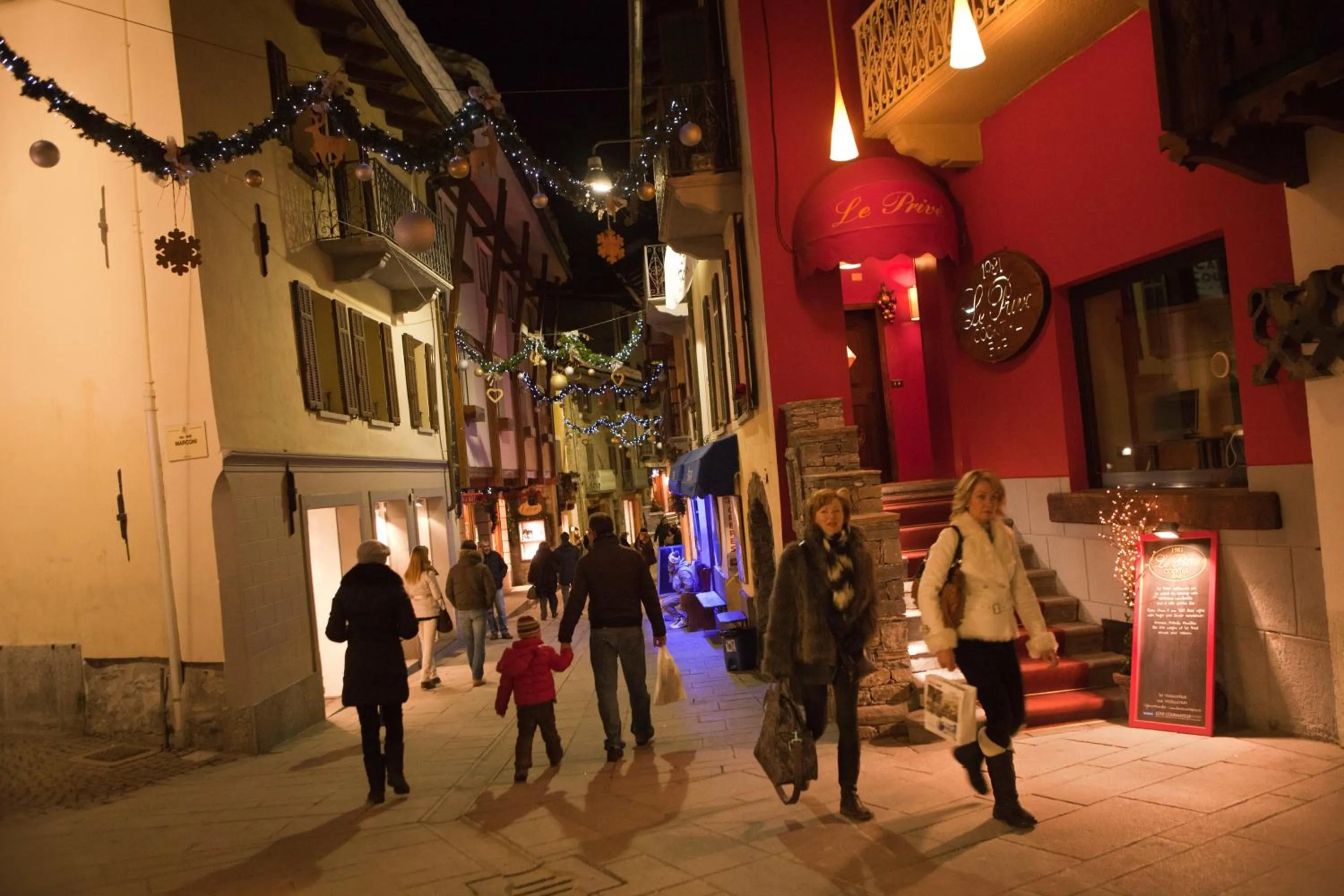 People in Gran Baita Hotel & Wellness