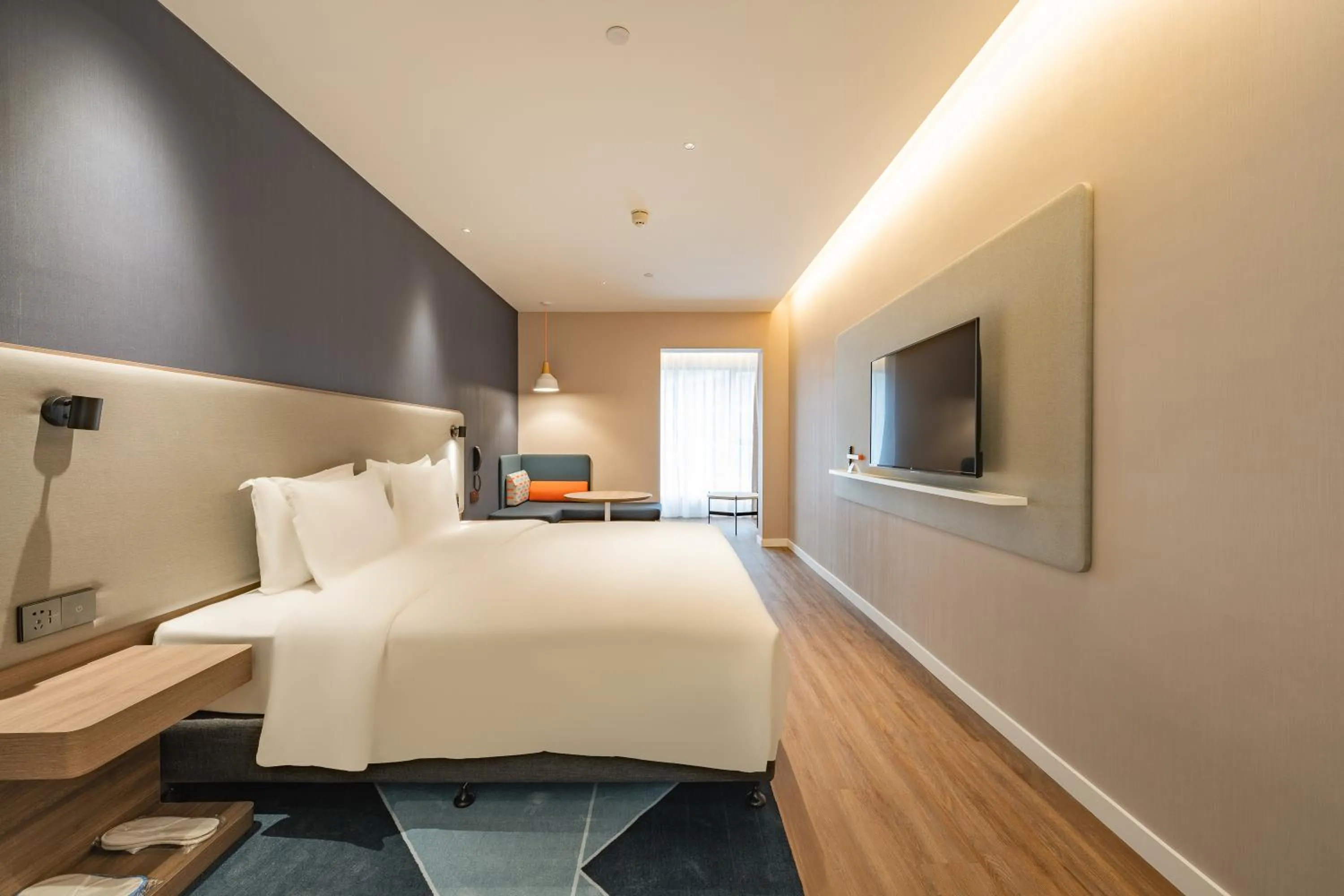 Bed in Holiday Inn Express Shanghai Expo Centre by IHG