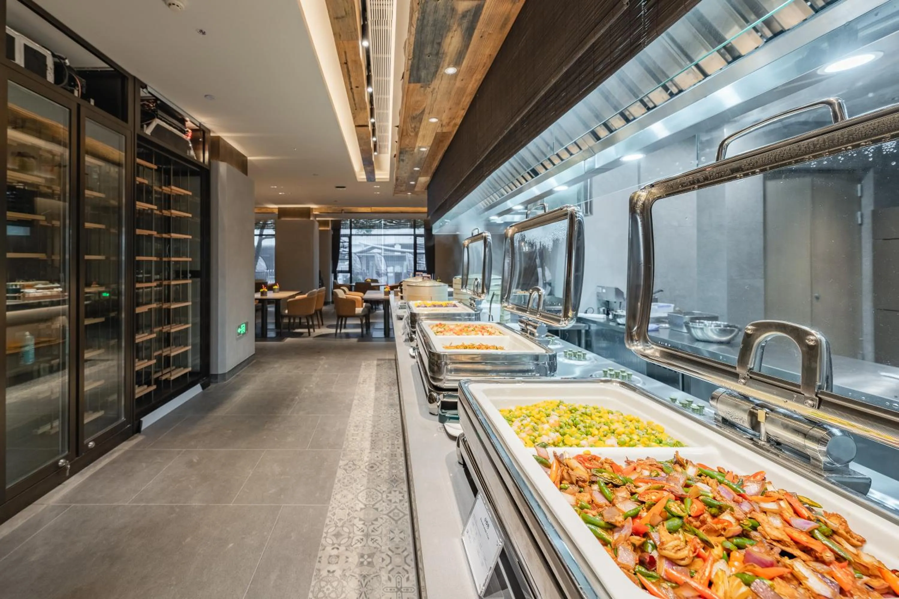 Restaurant/places to eat in Holiday Inn Express Shanghai Expo Centre by IHG