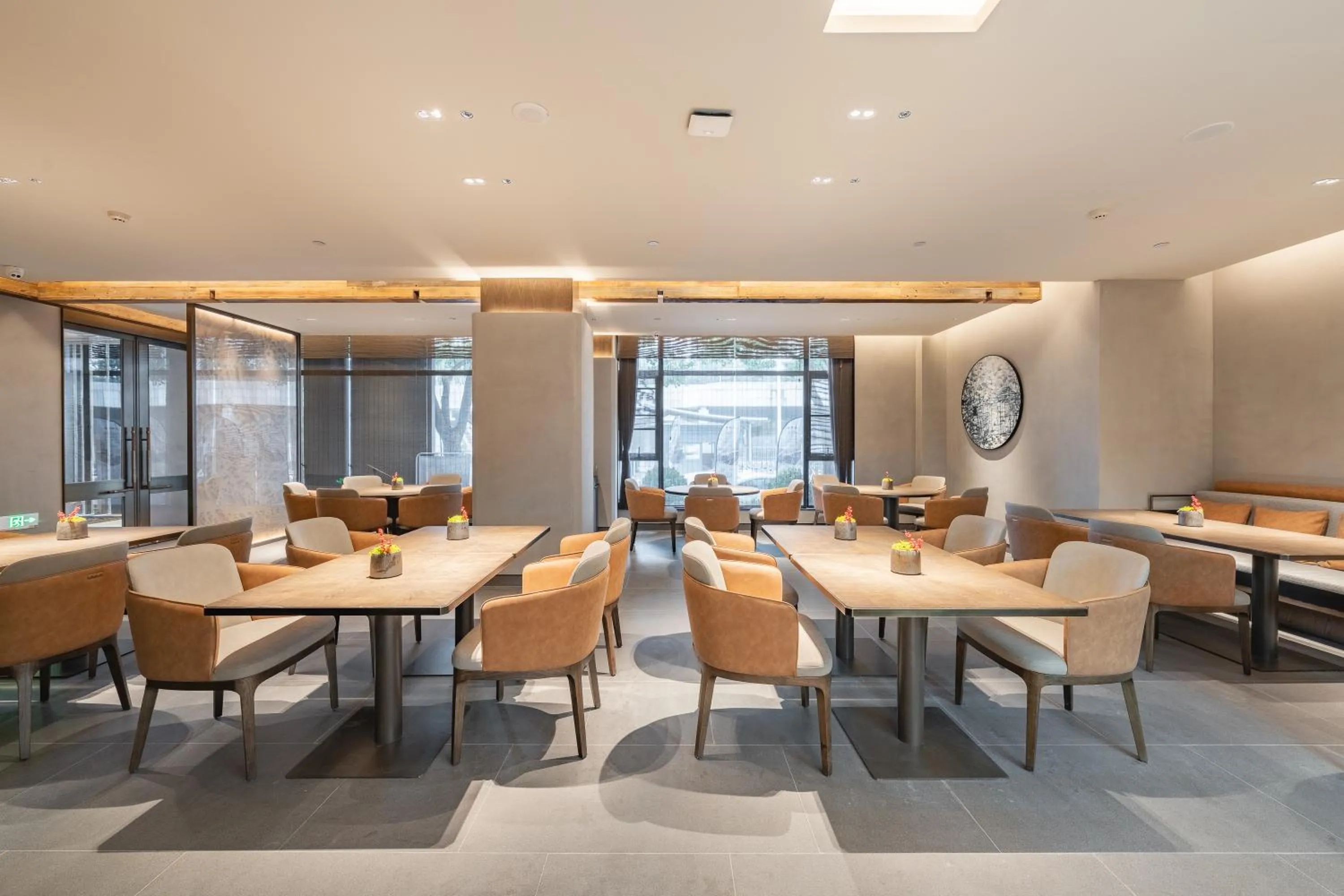 Restaurant/places to eat in Holiday Inn Express Shanghai Expo Centre by IHG