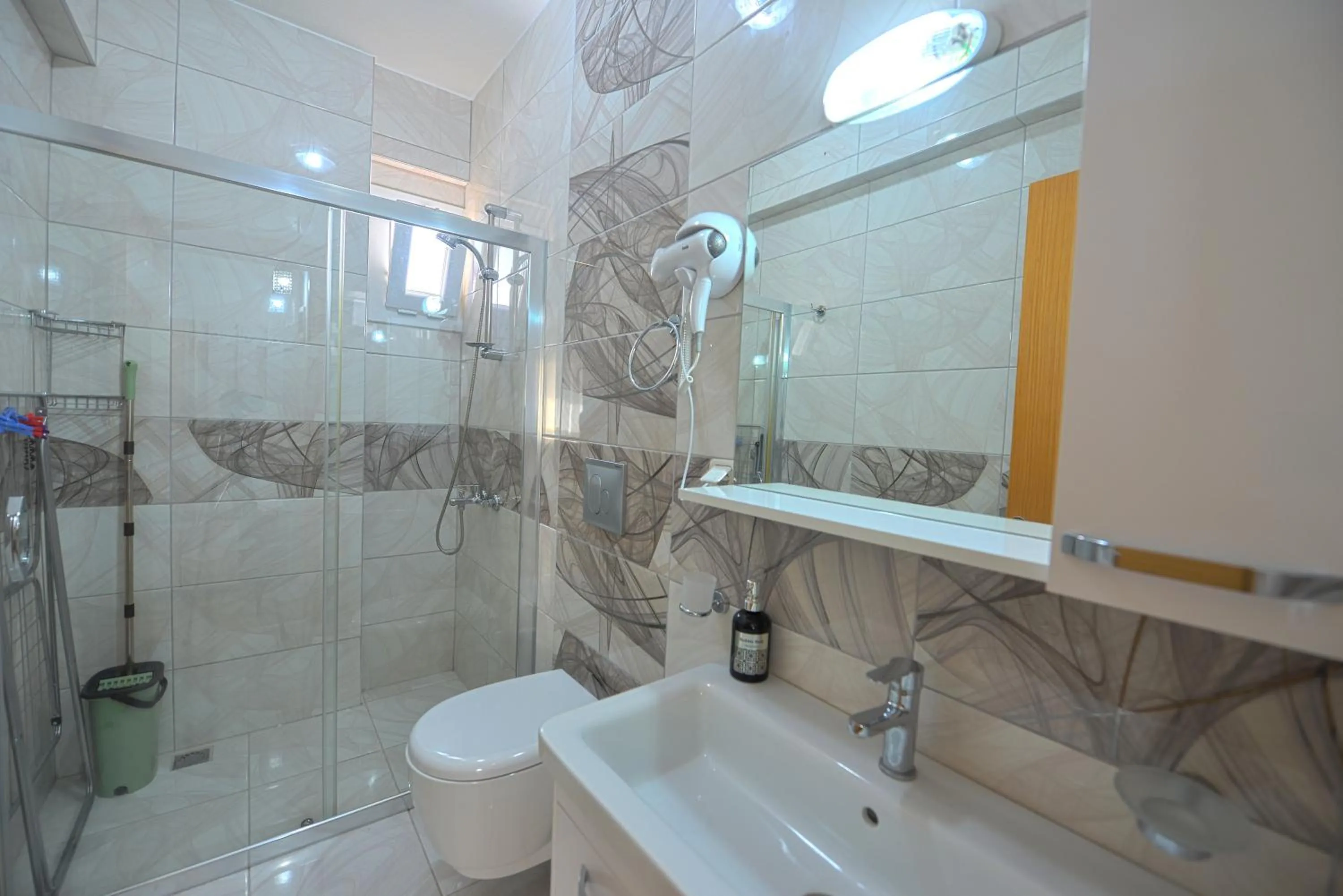 Shower in Ozgur City Residence