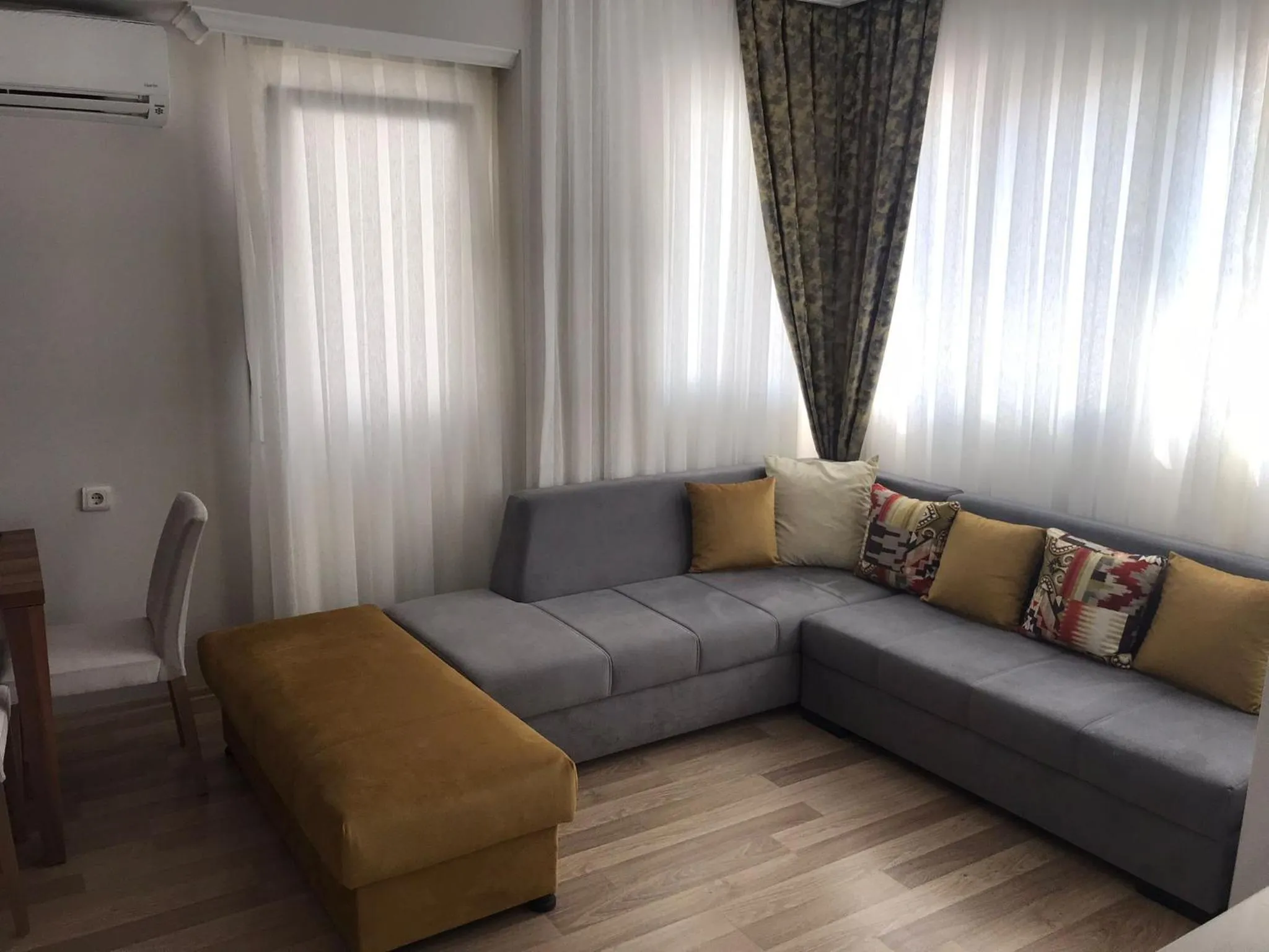Seating area in Ozgur City Residence