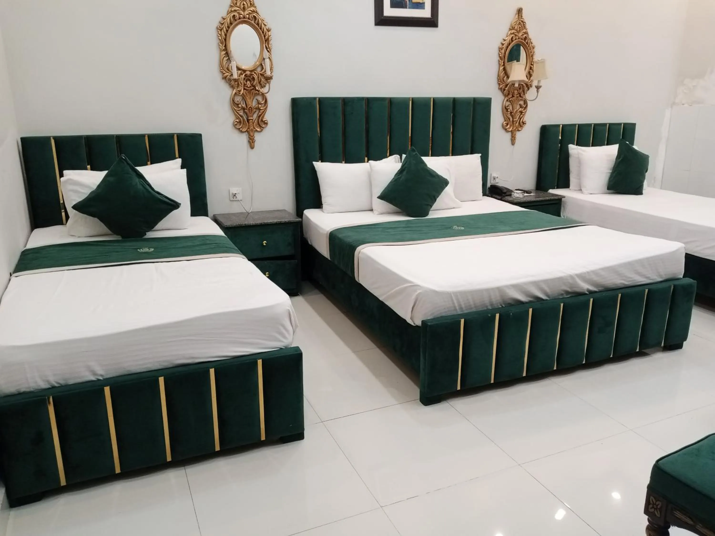 Bedroom, Bed in Golden One Hotel