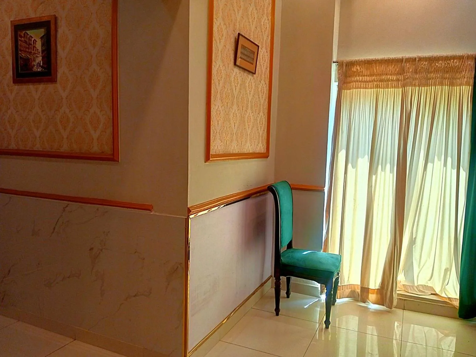 Seating area in Golden One Hotel
