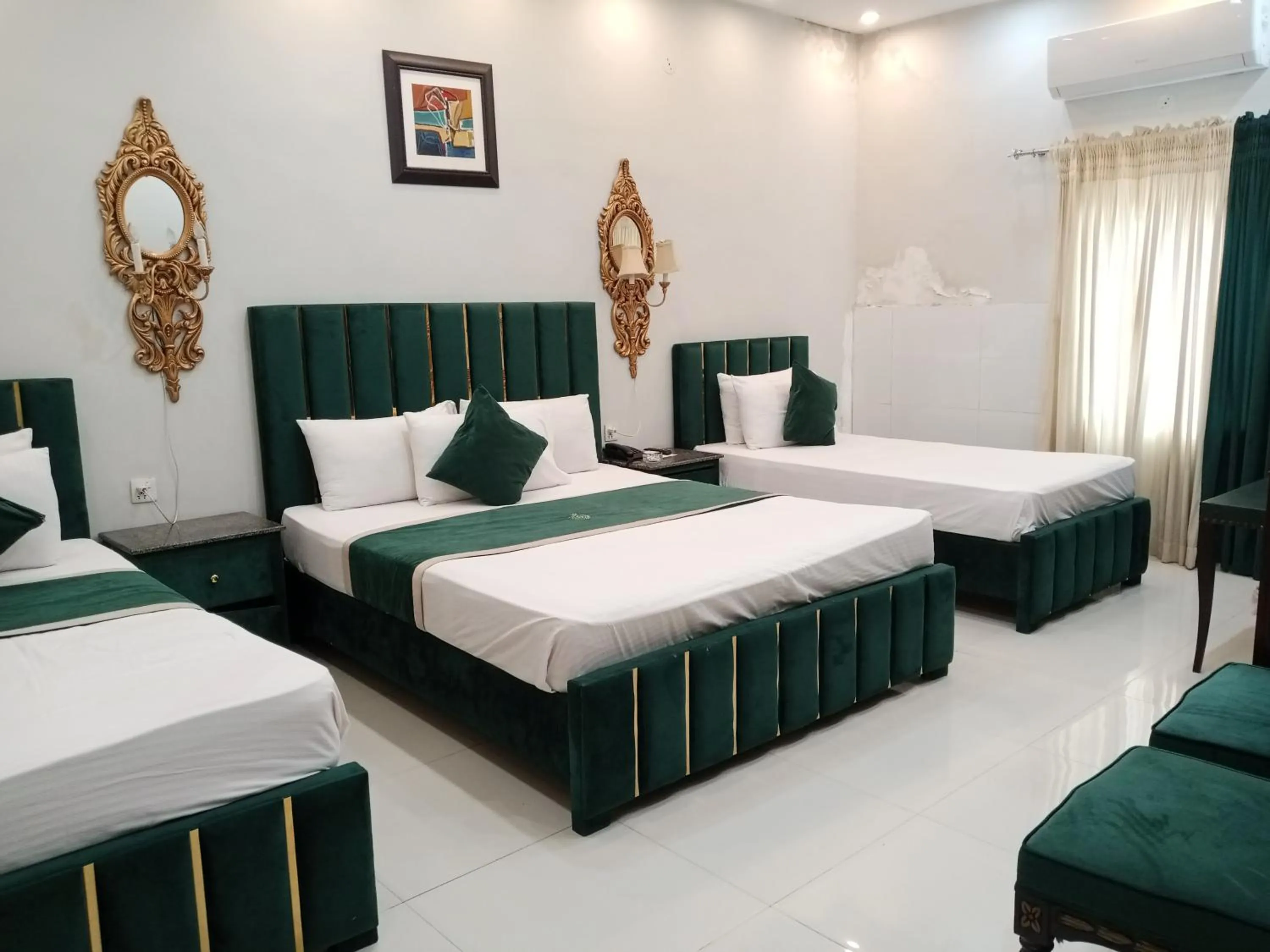 Bedroom, Bed in Golden One Hotel