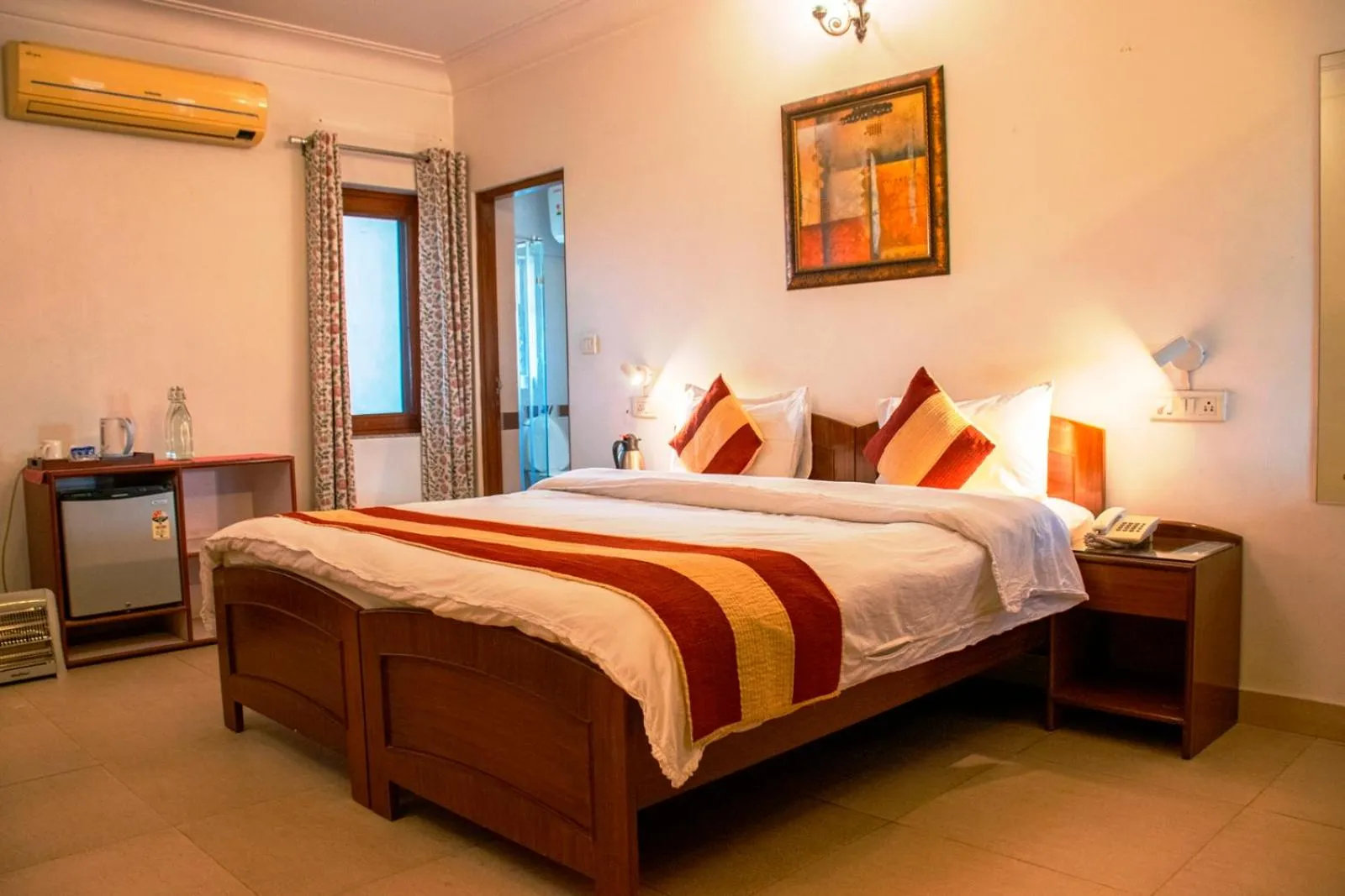 Bed in Girisadan - A City Centre Boutique Hotel