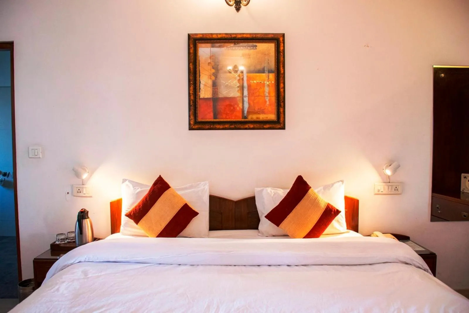 Bed in Girisadan - A City Centre Boutique Hotel
