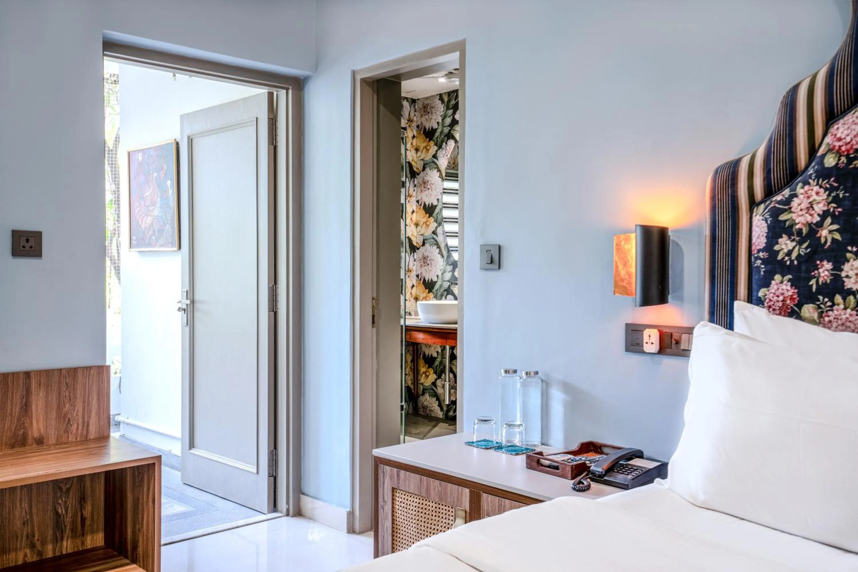 Bed in Girisadan - A City Centre Boutique Hotel