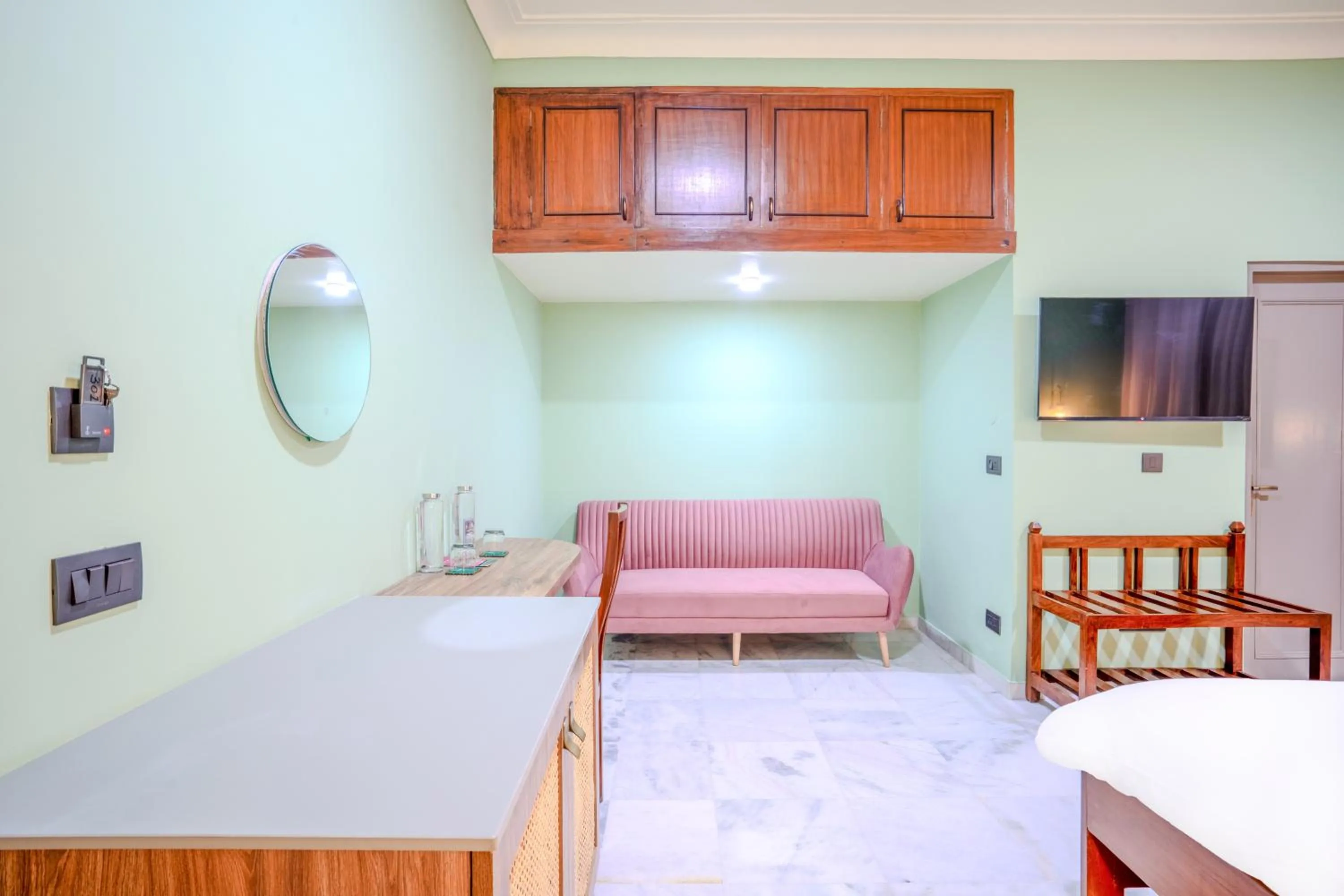 TV and multimedia, Bed in Girisadan - A City Centre Boutique Hotel