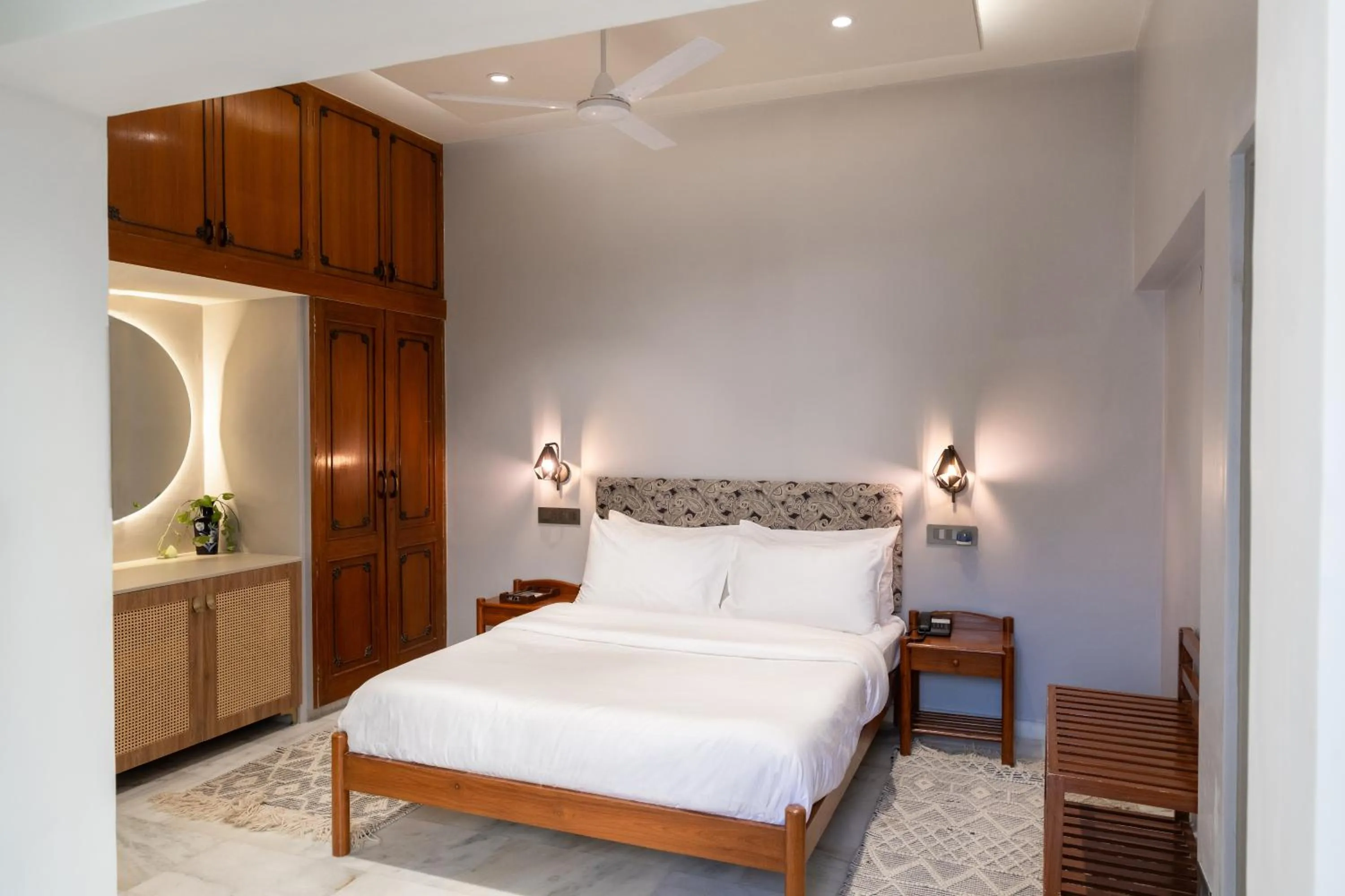 Bed in Girisadan - A City Centre Boutique Hotel