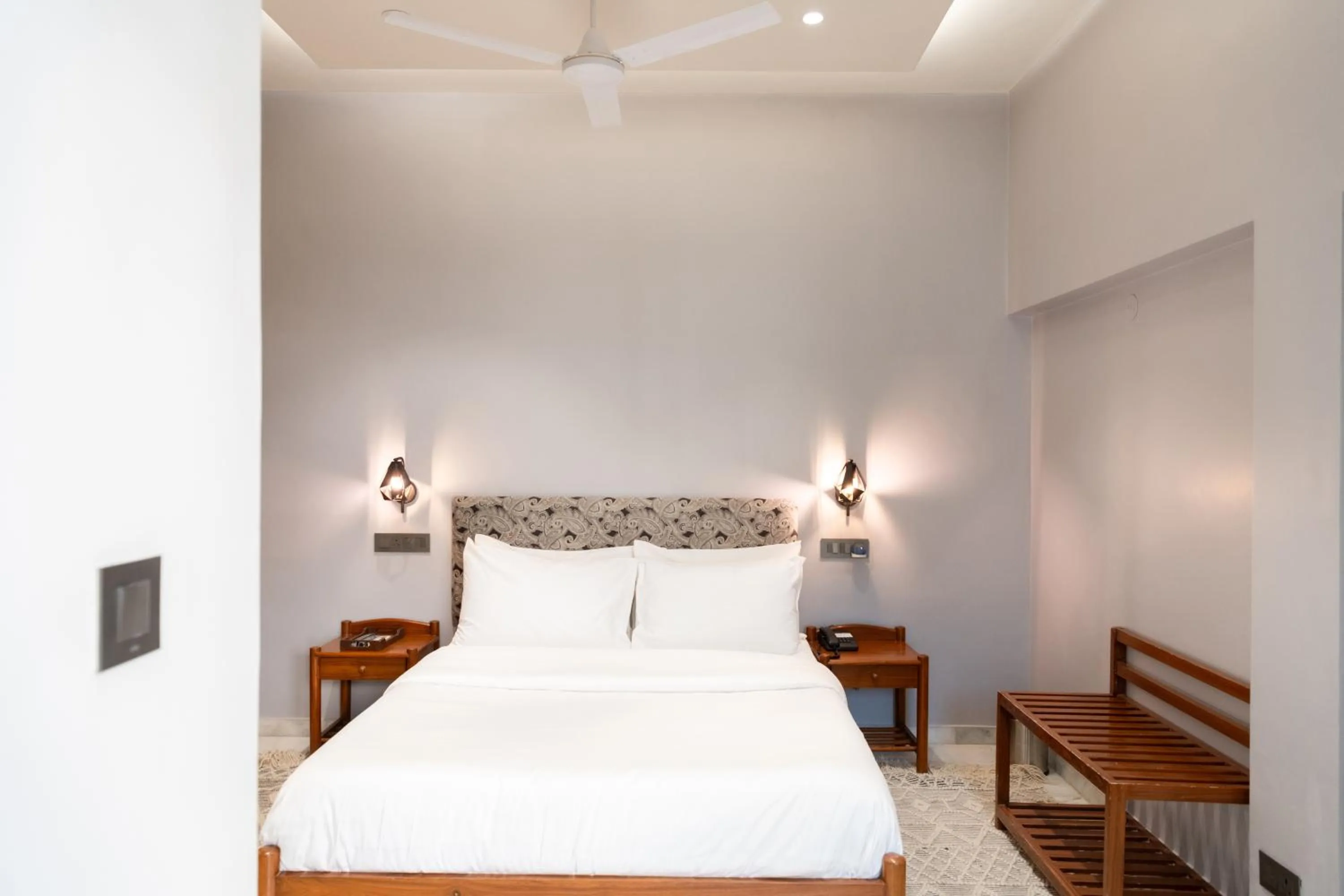 Bed in Girisadan - A City Centre Boutique Hotel