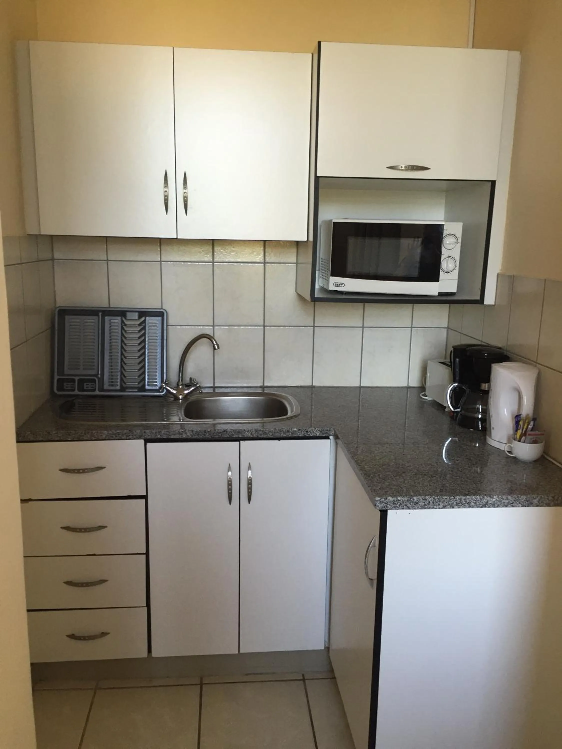 Kitchen or kitchenette in The Norwegian Lodge