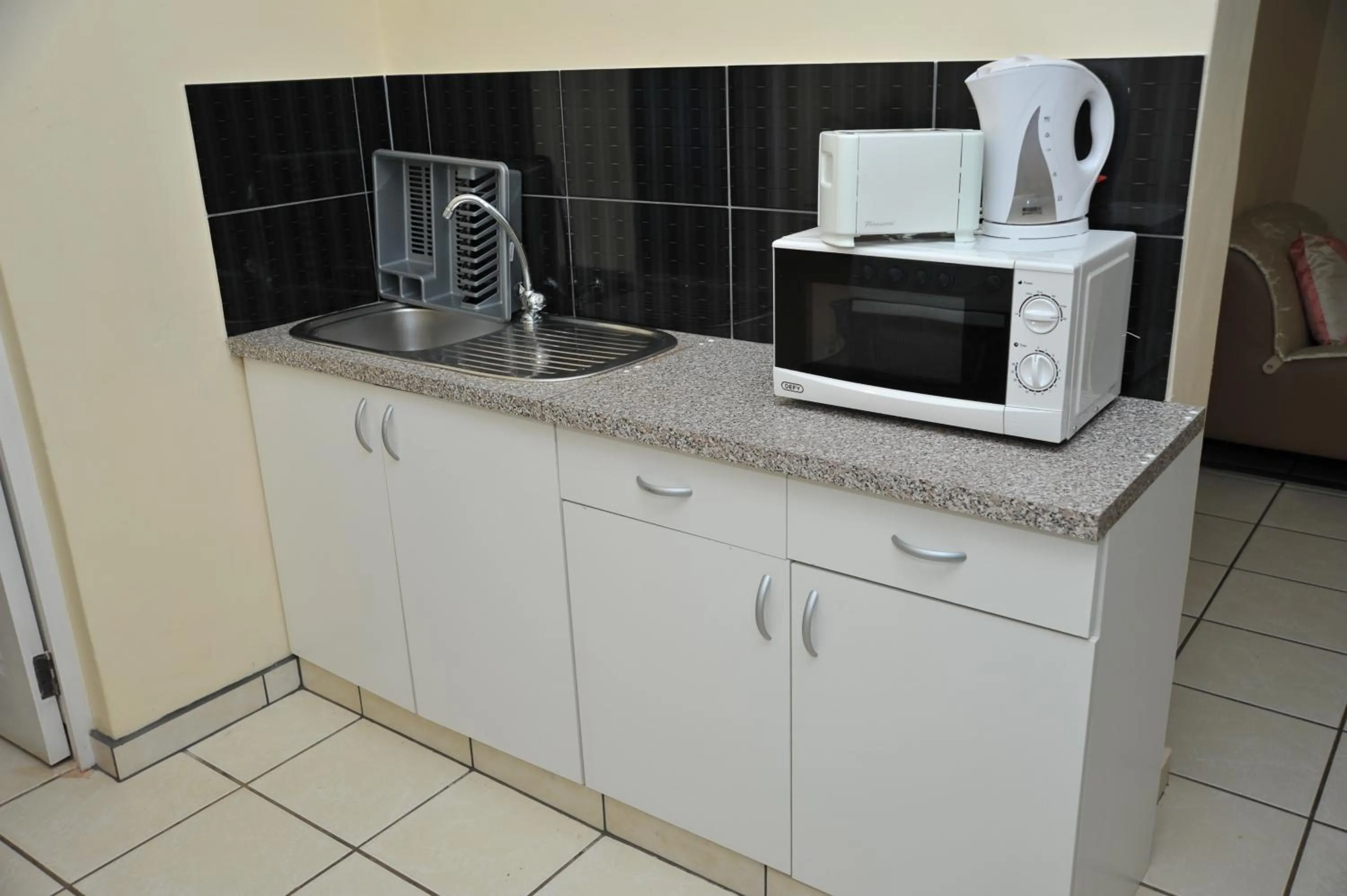 Kitchen or kitchenette in The Norwegian Lodge