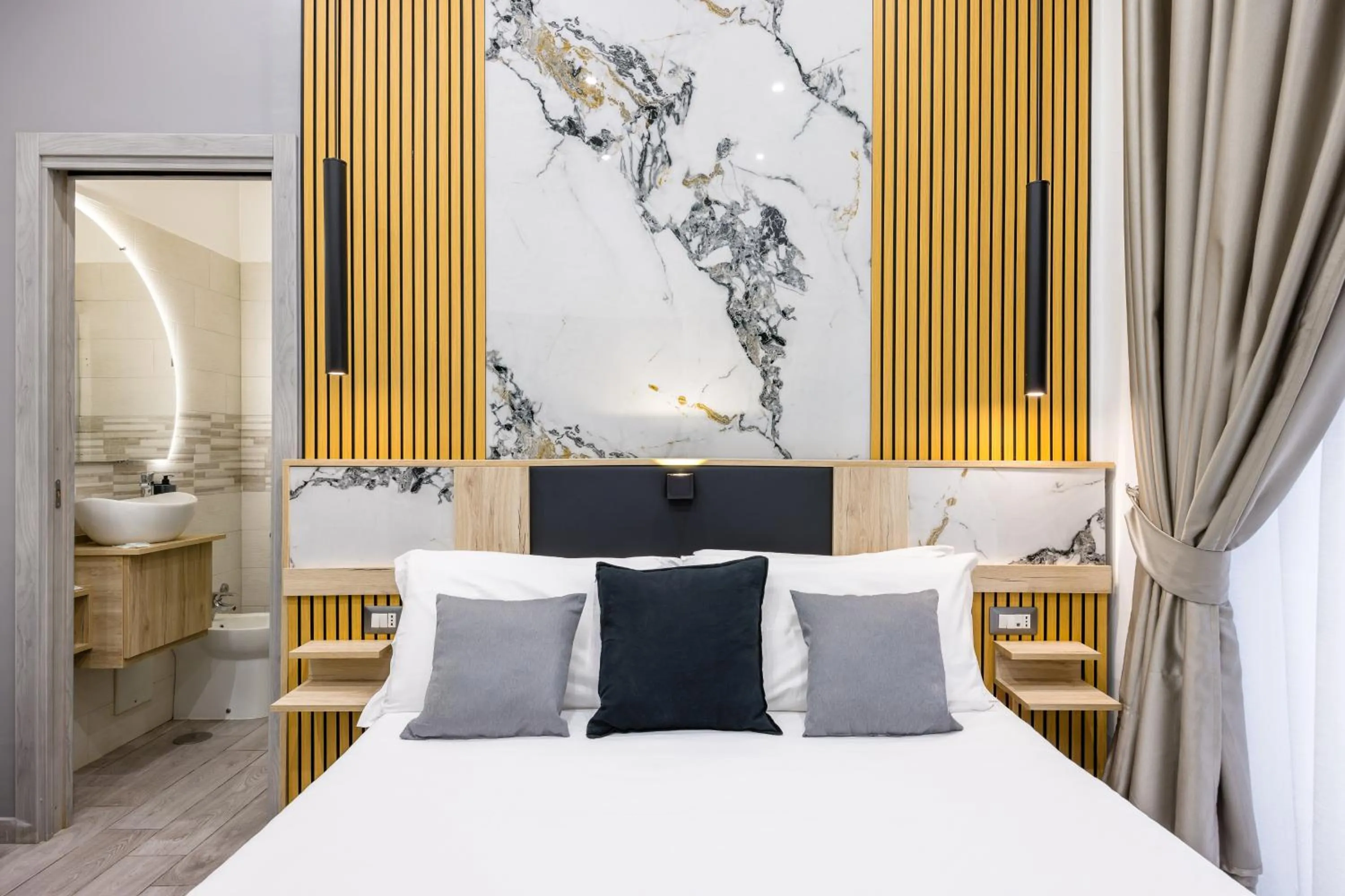 Bed in Hotel Bella Napoli