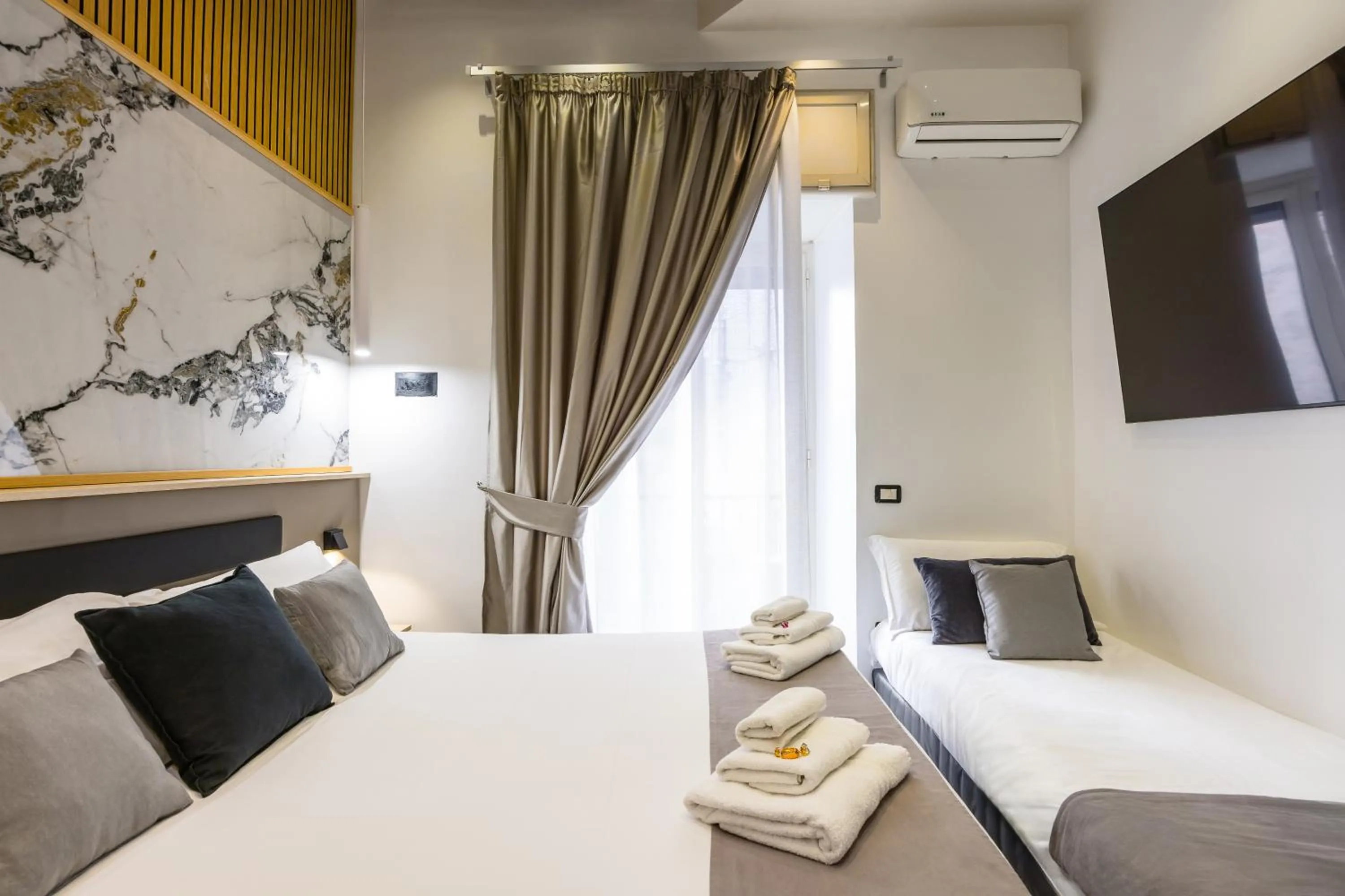 Bed in Hotel Bella Napoli