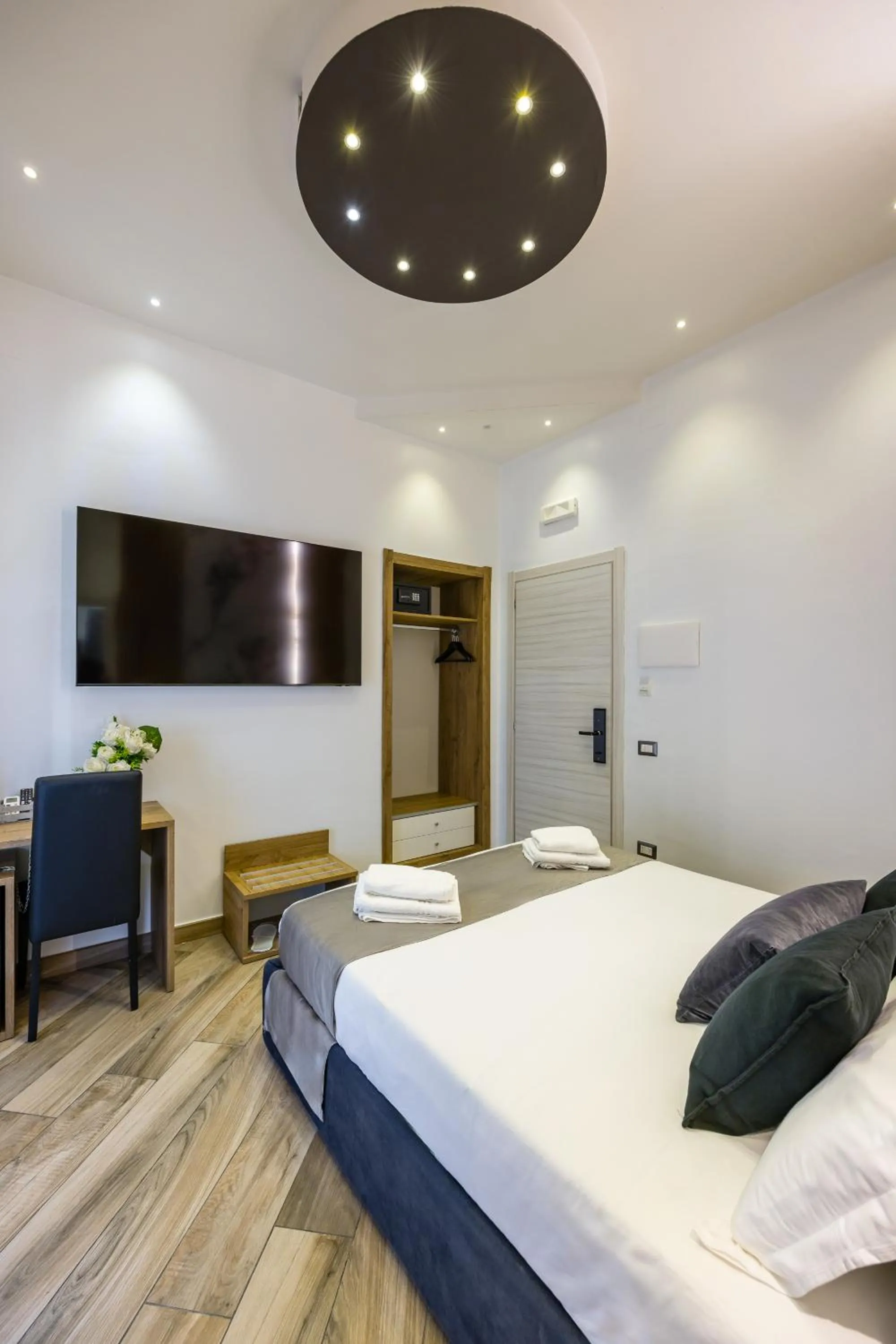 Bed in Hotel Bella Napoli