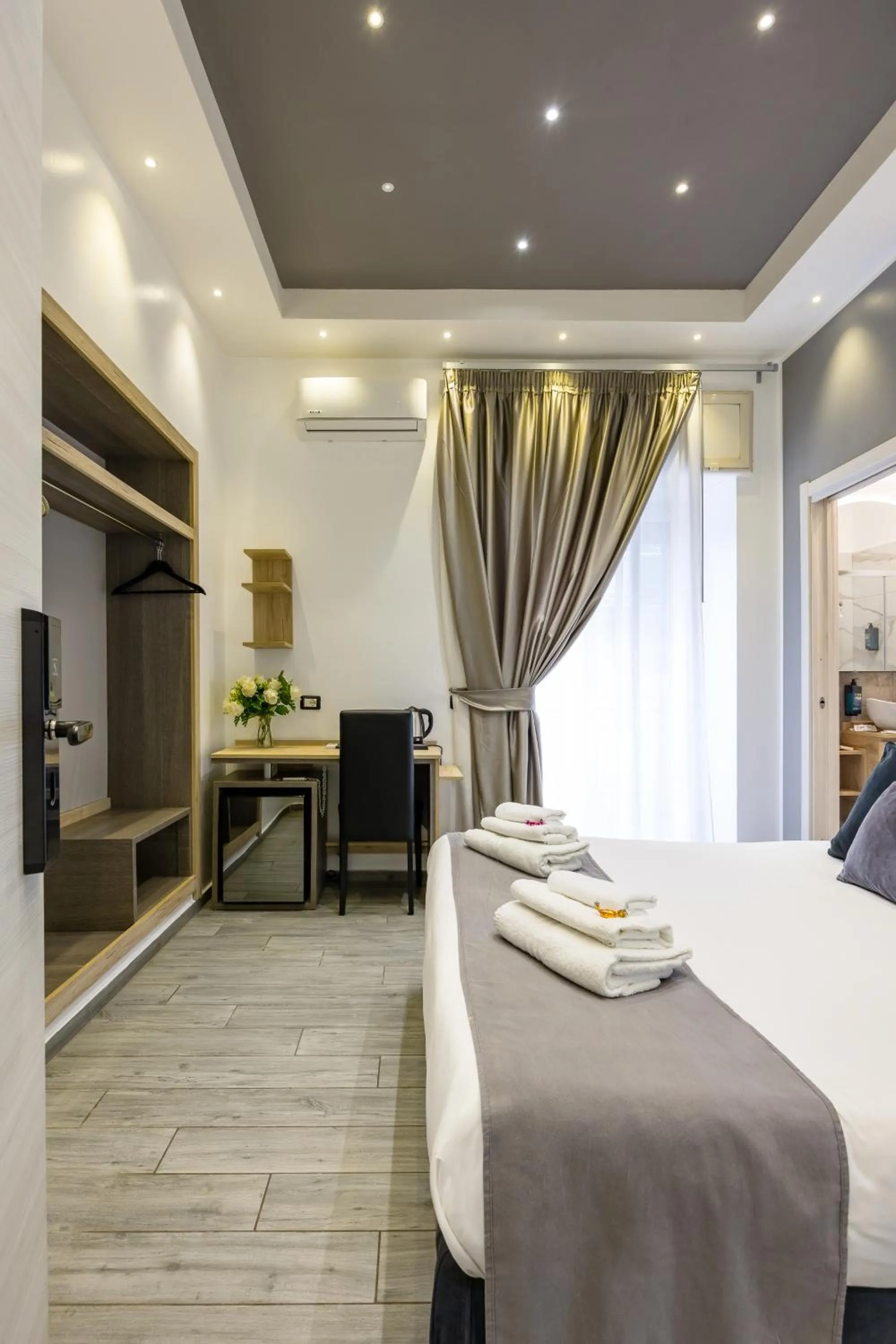 Bed in Hotel Bella Napoli