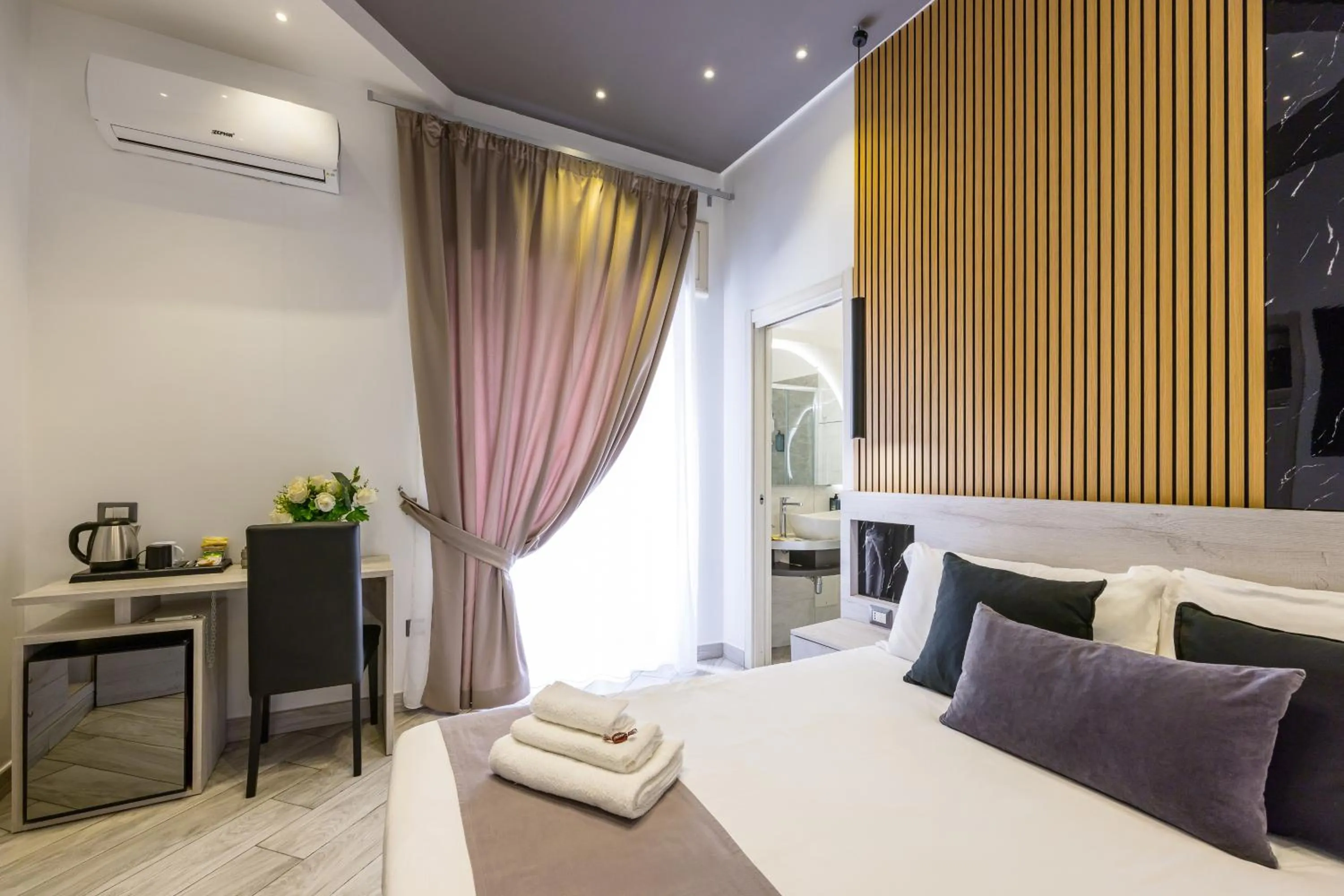 Bed in Hotel Bella Napoli