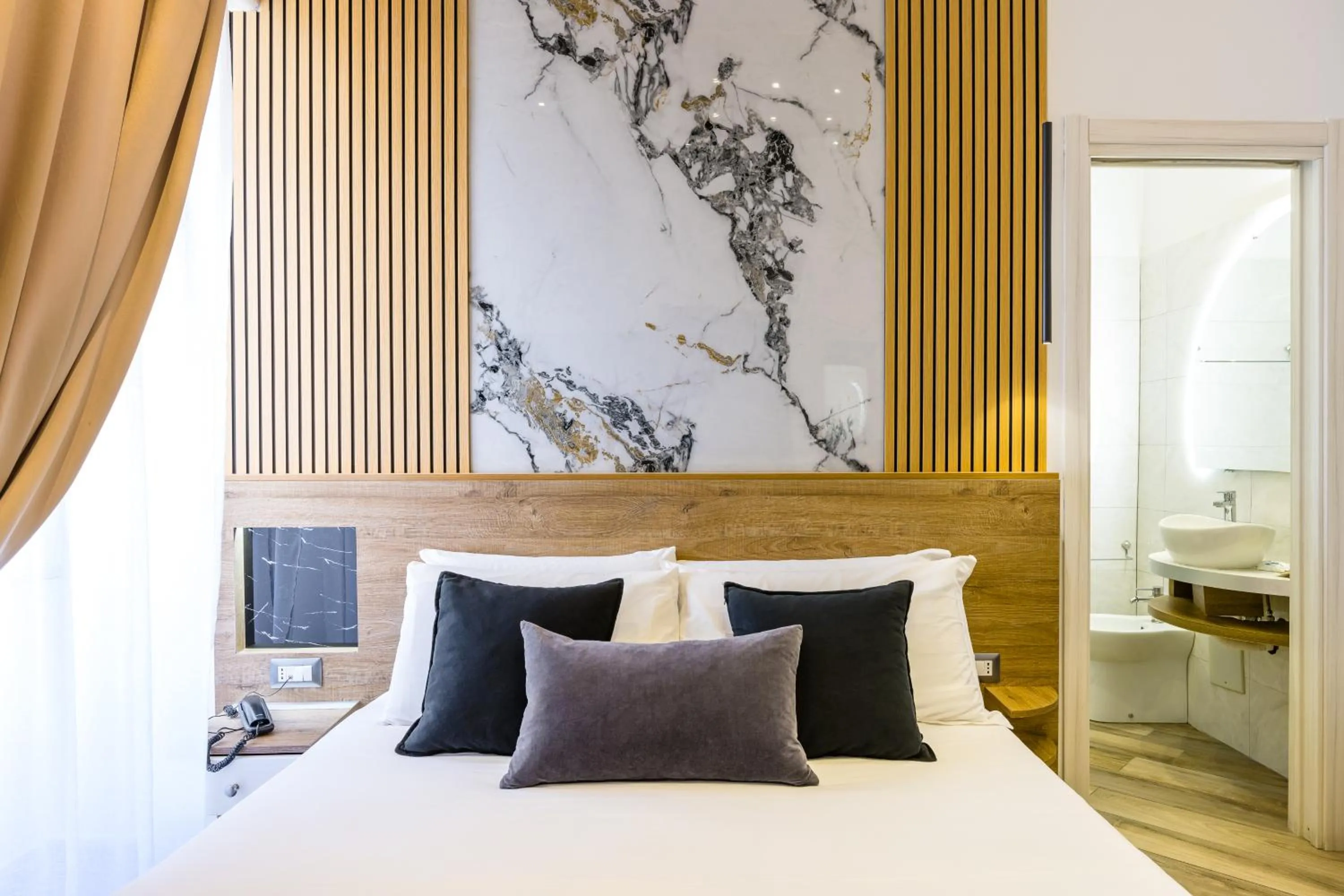 Bed in Hotel Bella Napoli