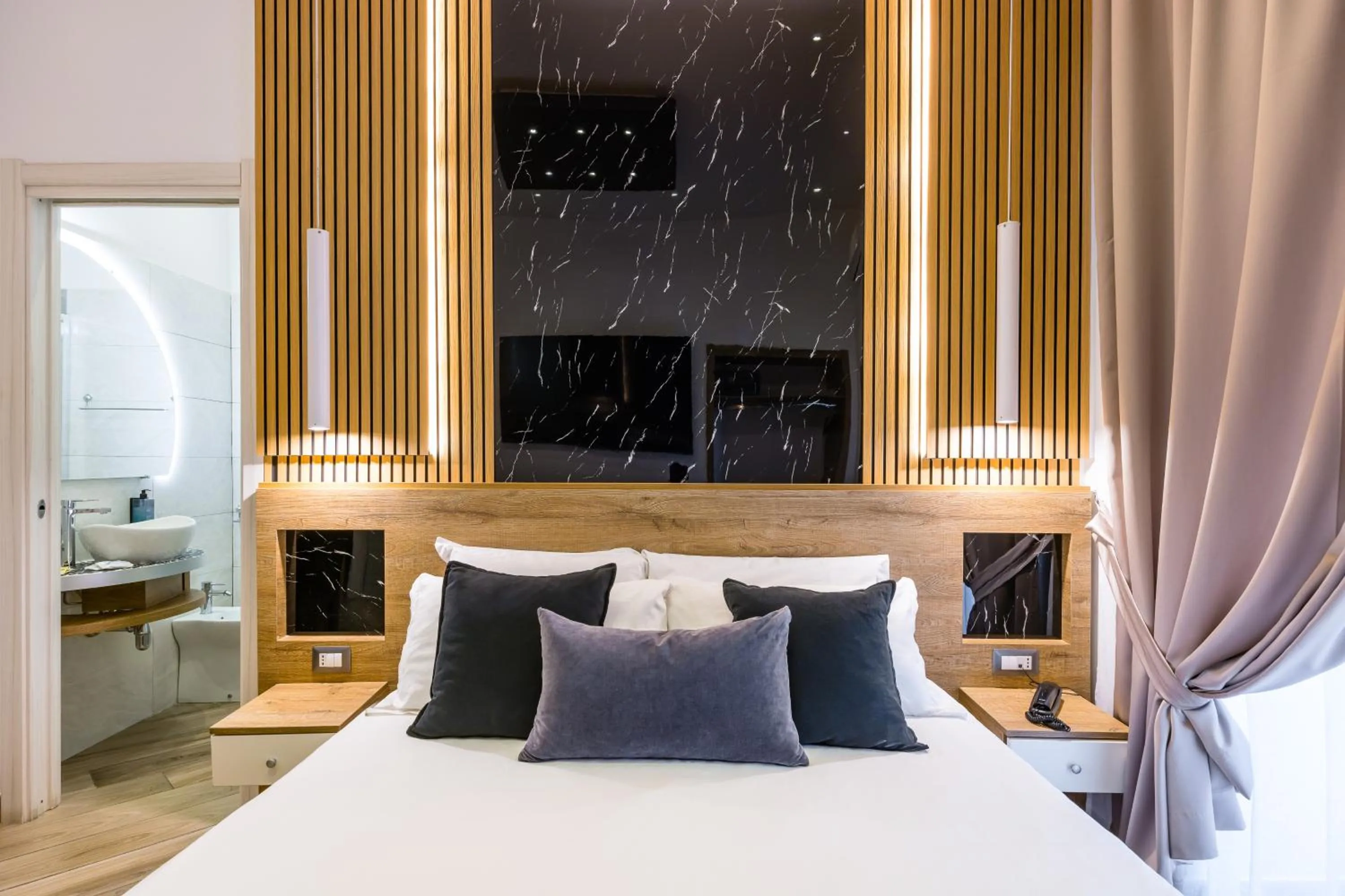 Bed in Hotel Bella Napoli