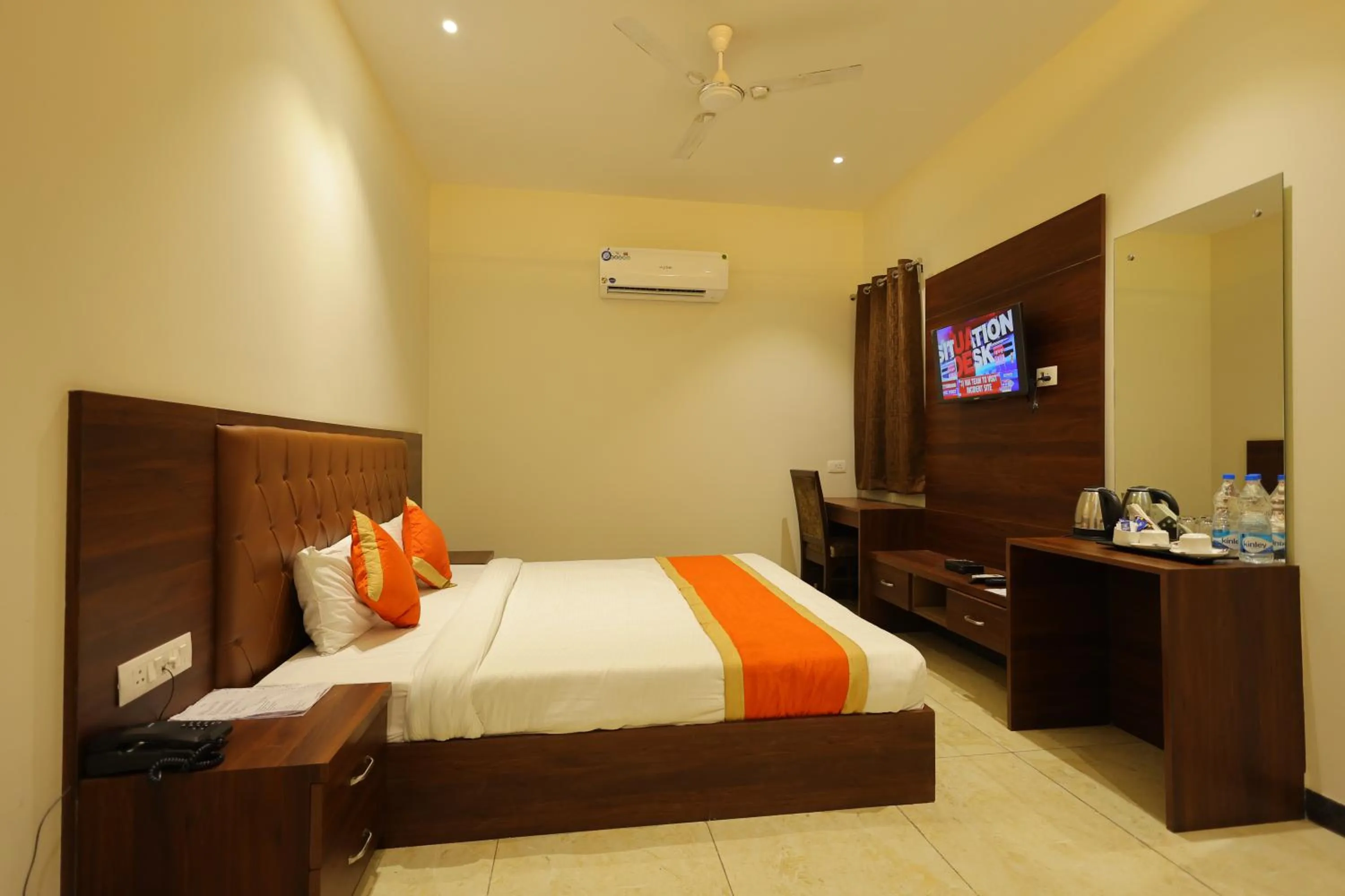 Photo of the whole room, Bed in The Grand Tree Hotel