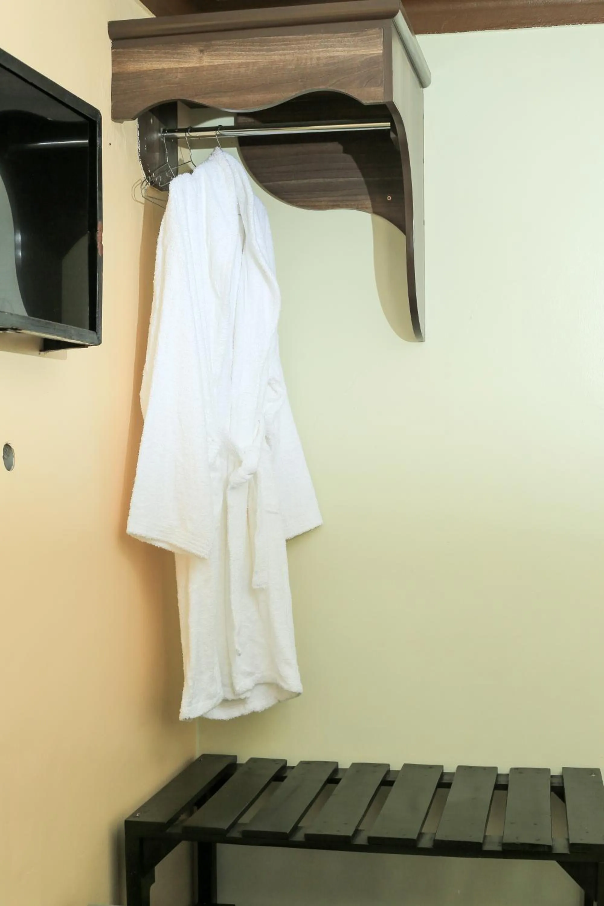 wardrobe in Triple Tee Gardens & Accomodation