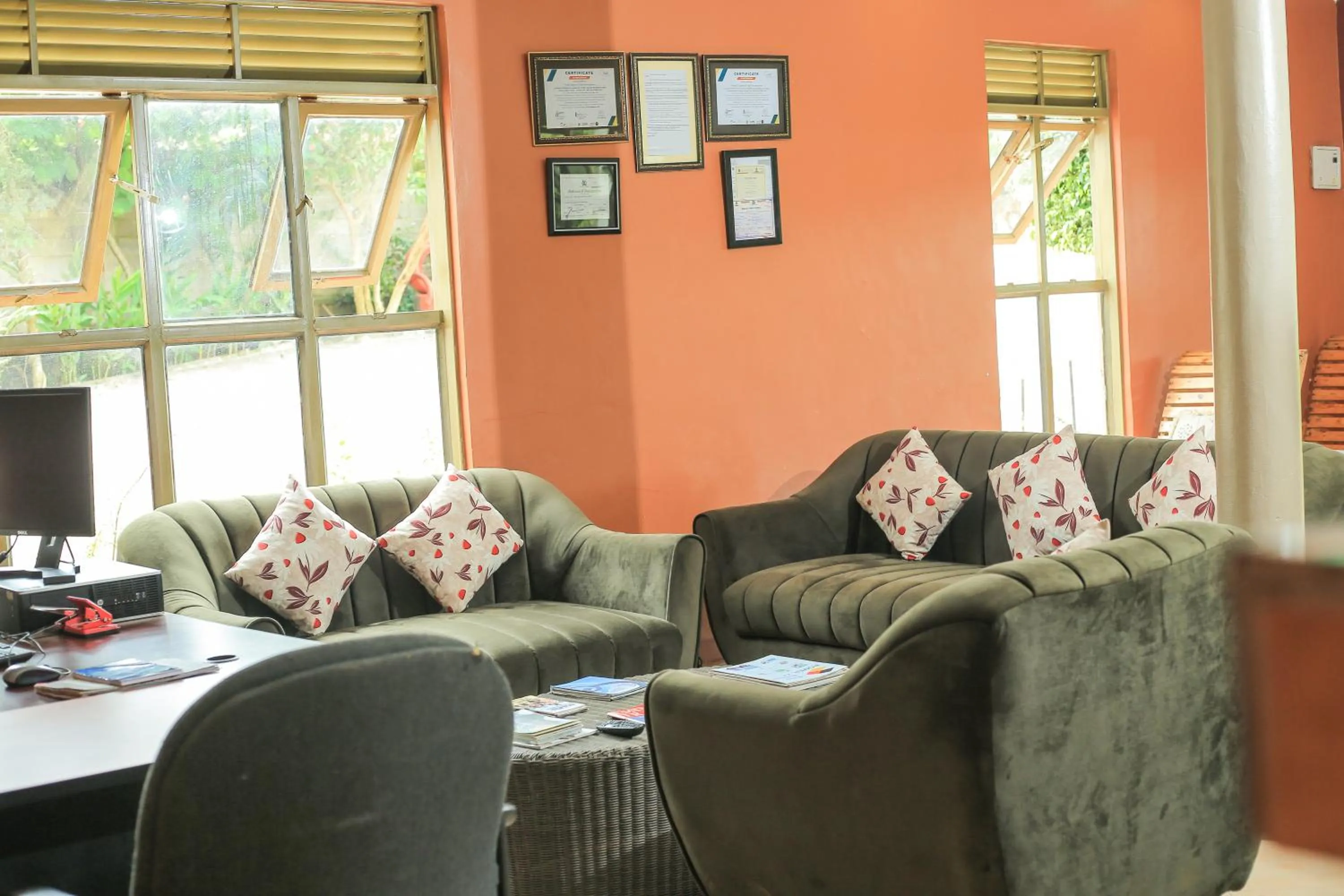 Lobby or reception in Triple Tee Gardens & Accomodation