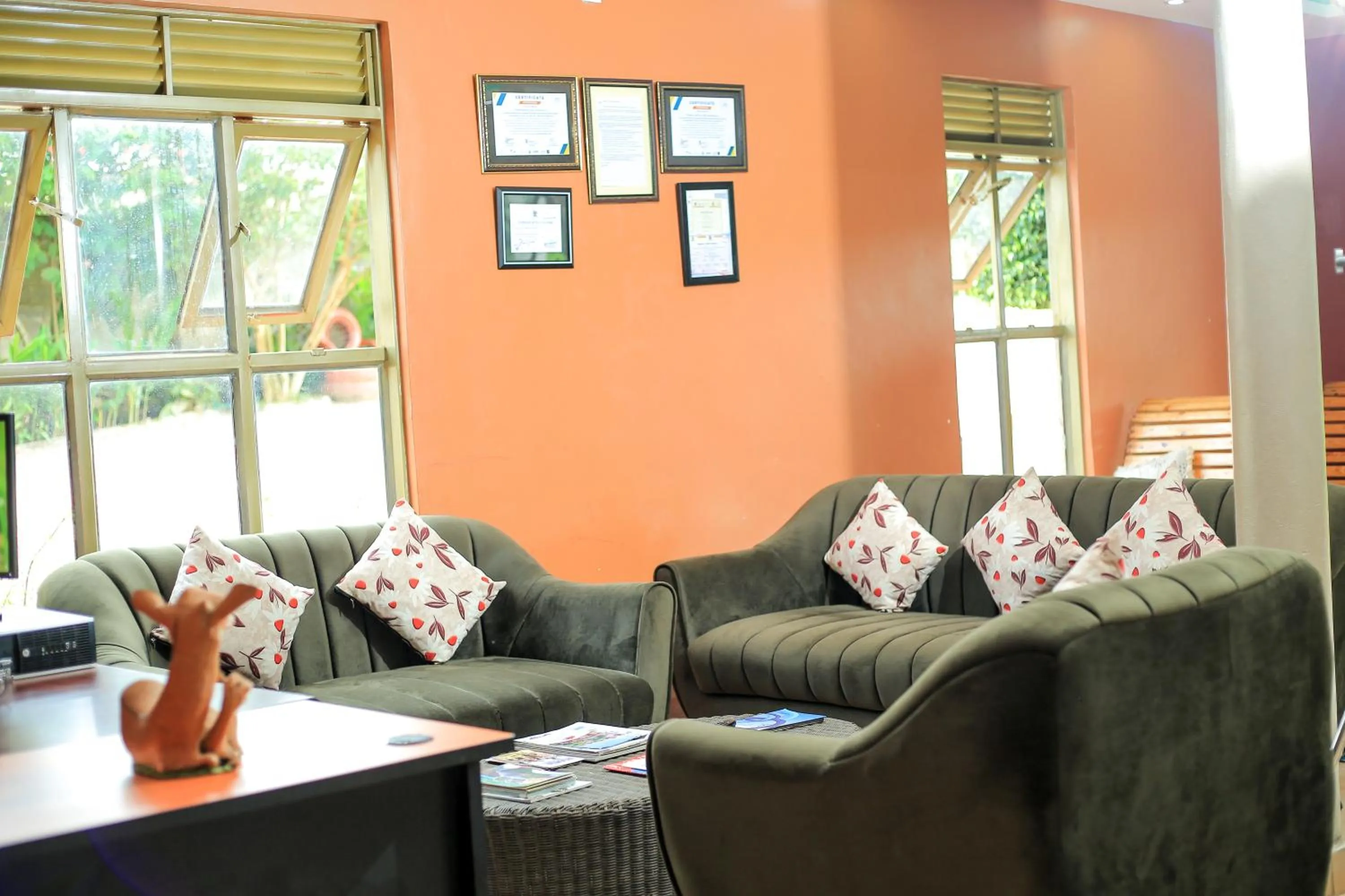 Lobby or reception in Triple Tee Gardens & Accomodation